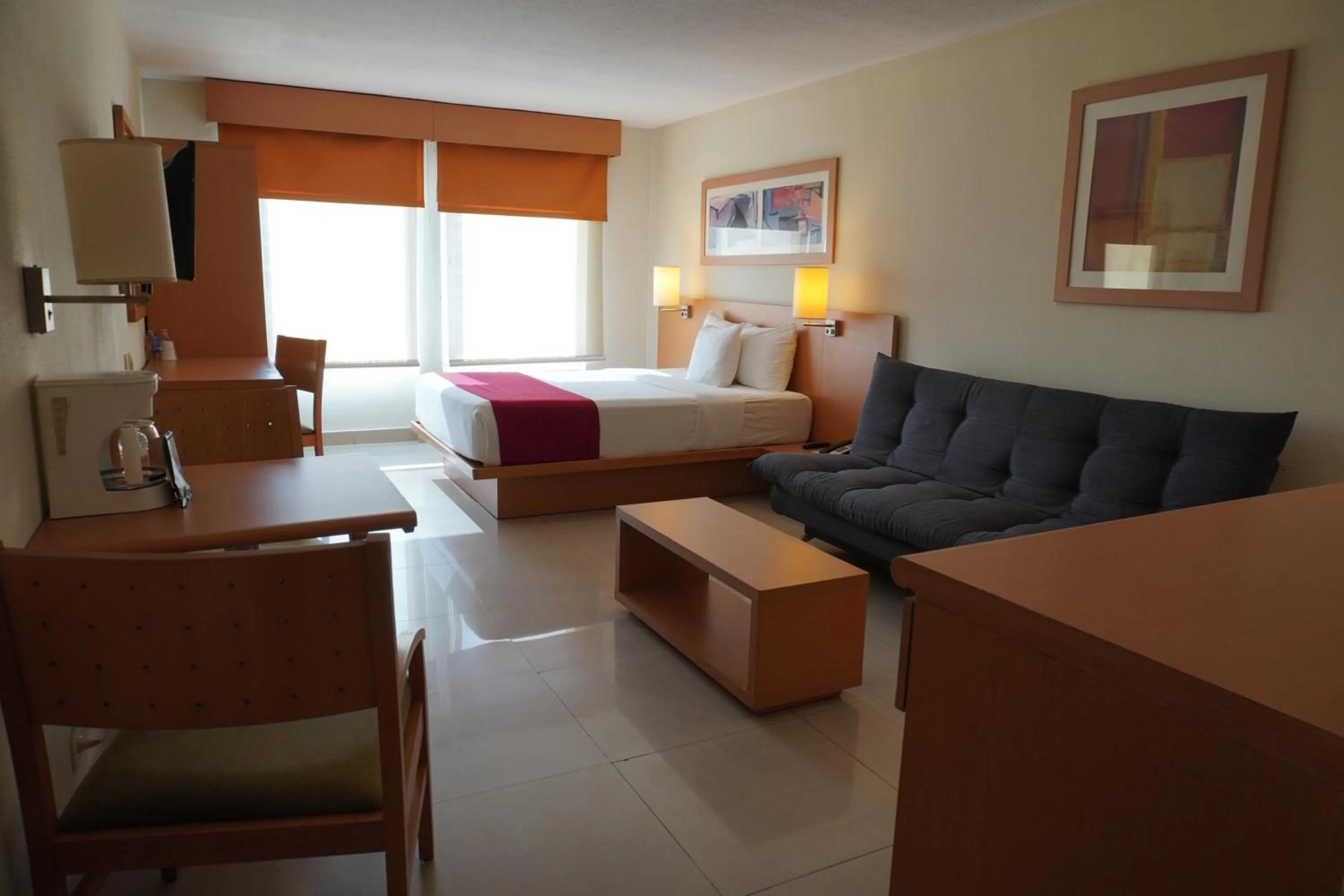 Photo of the whole room, Bed in City Express by Marriott Mazatlan