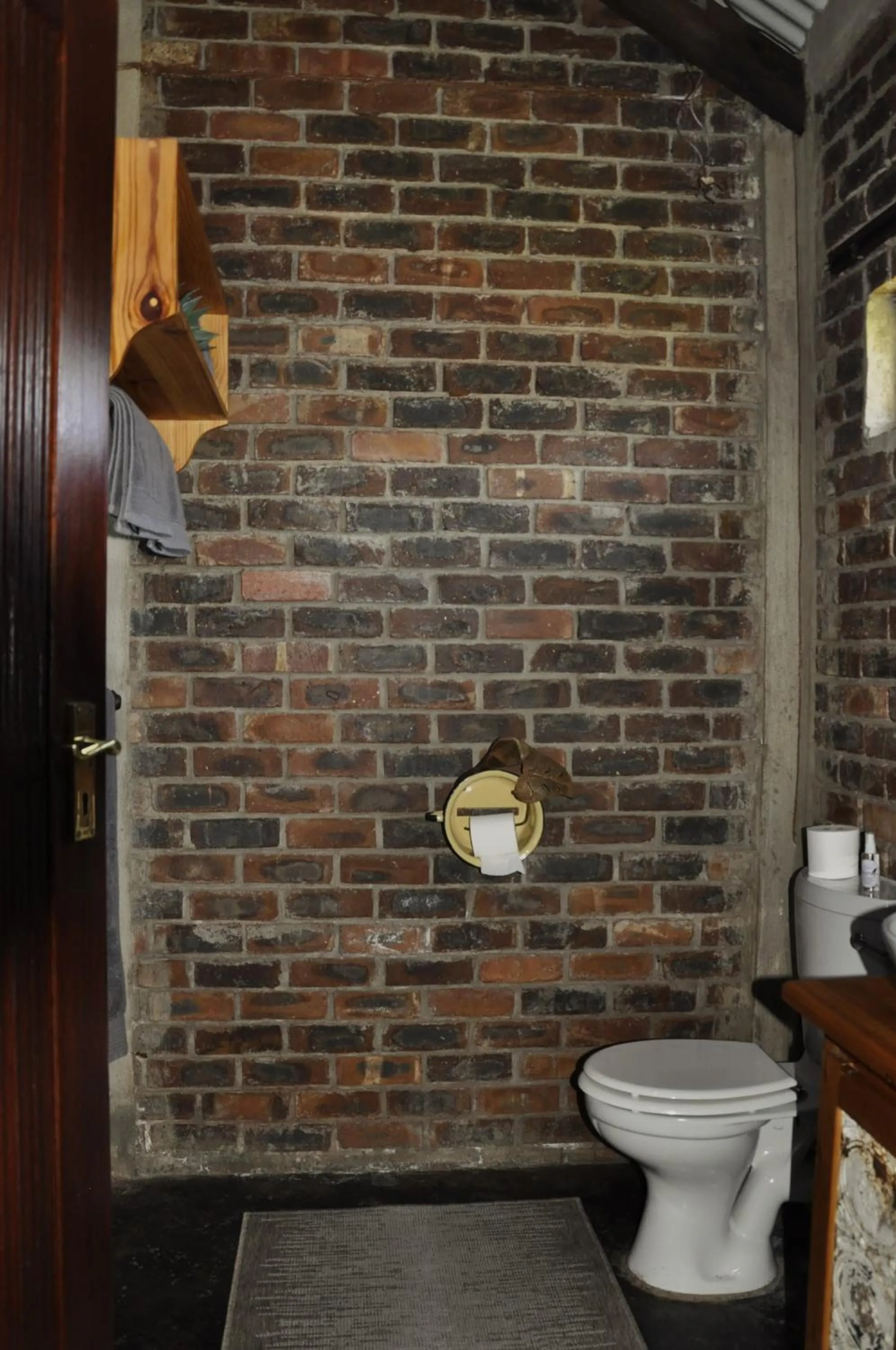 Toilet in Grincourt B&B- with No Load shedding