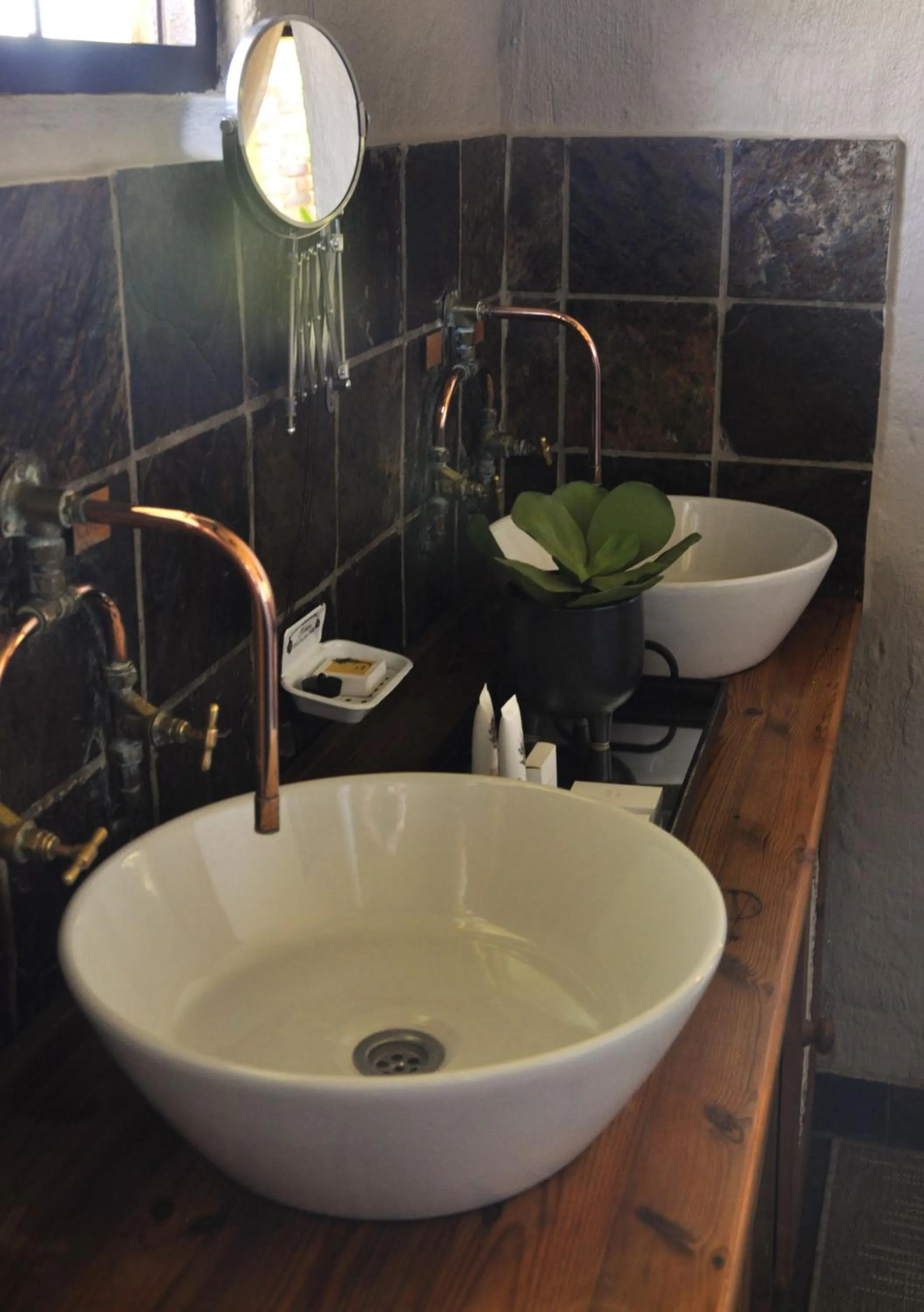 Bathroom in Grincourt B&B- with No Load shedding