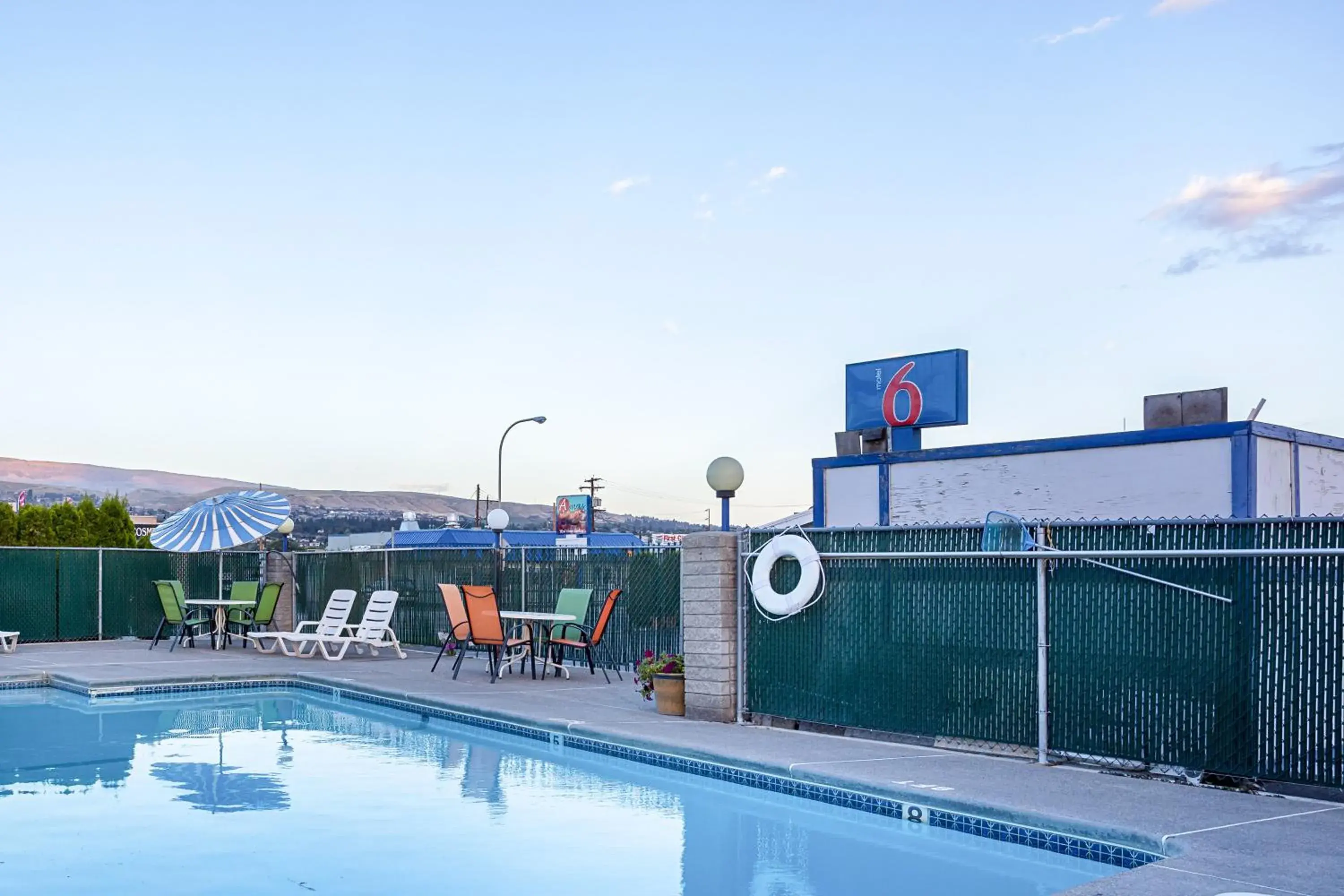 Swimming pool in Motel 6-Wenatchee, WA Swimming pool in Motel 6-Wenatchee, WA