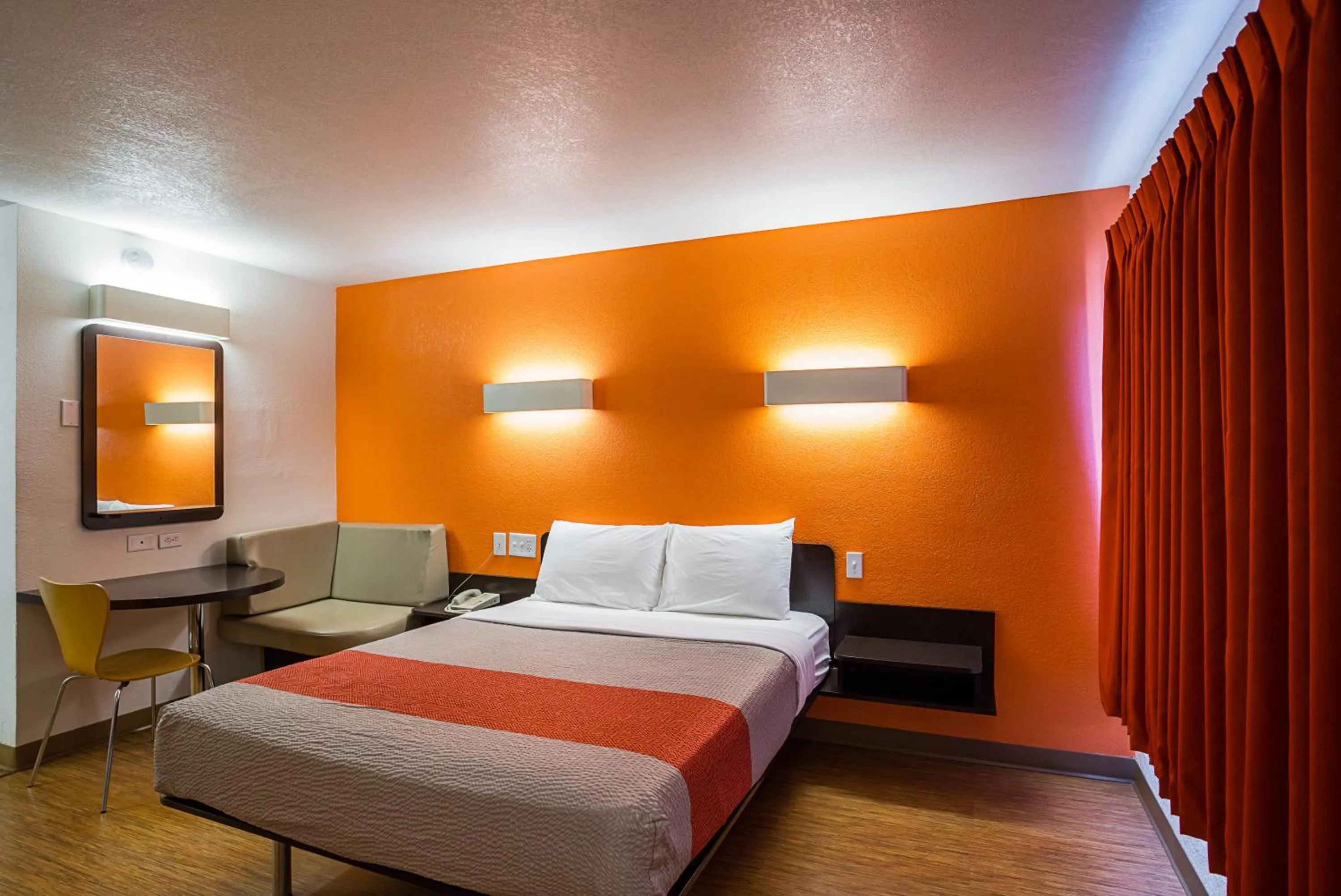 Bedroom, Bed in Motel 6-Wenatchee, WA