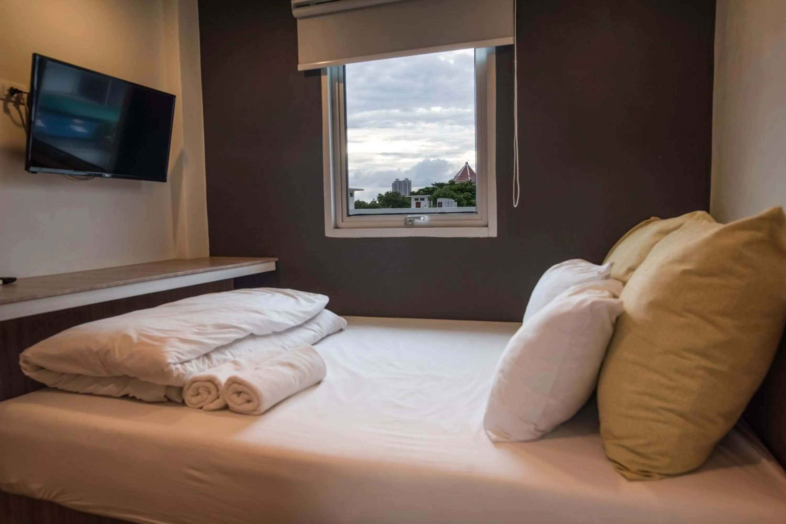 Bed in Jam Hostel Bangkok