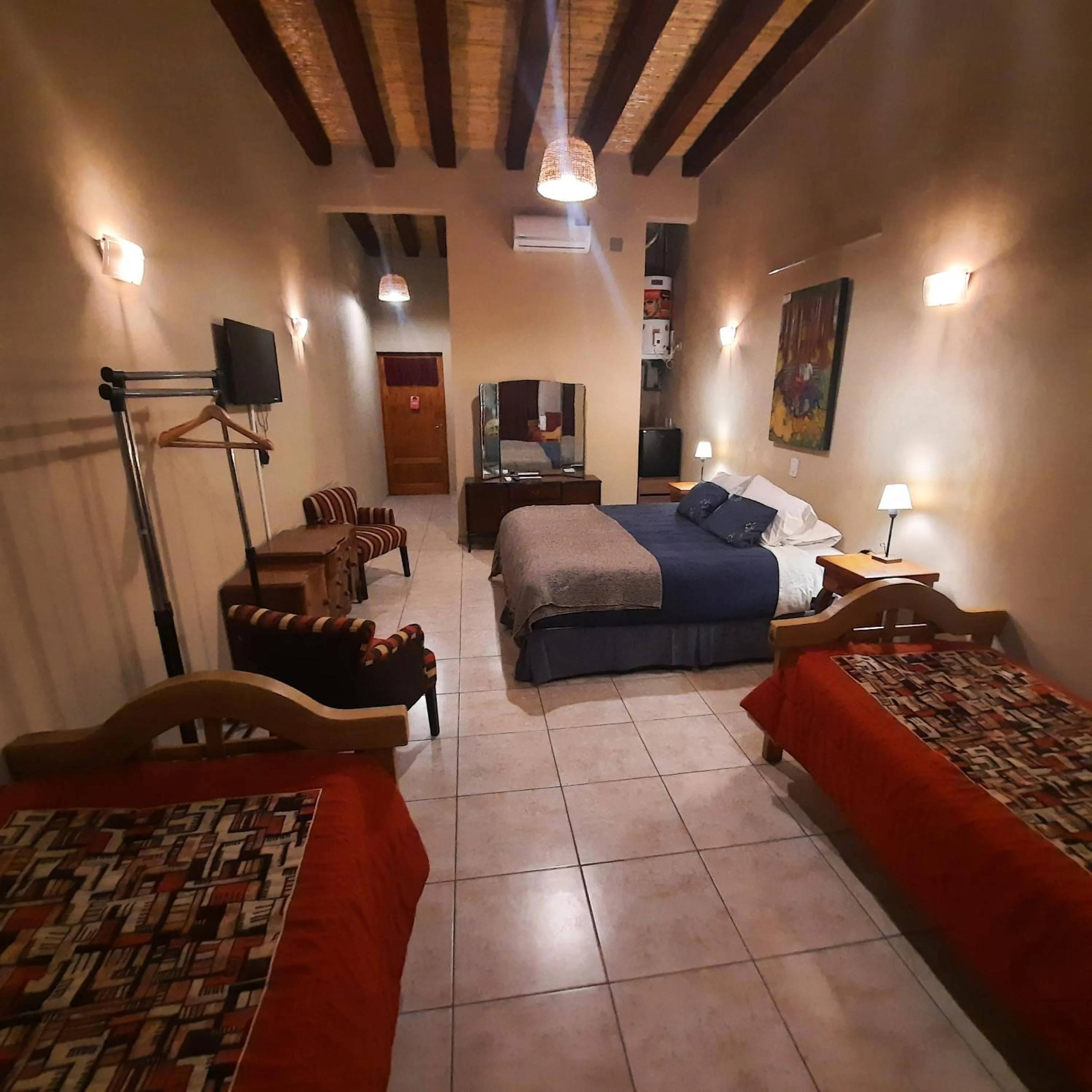 Text overlay, Bed in Posada Cavieres Wine Farm