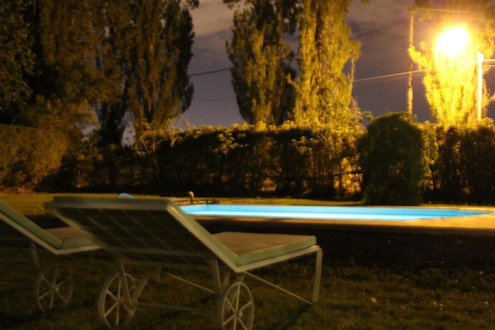 Swimming pool in Posada Cavieres Wine Farm