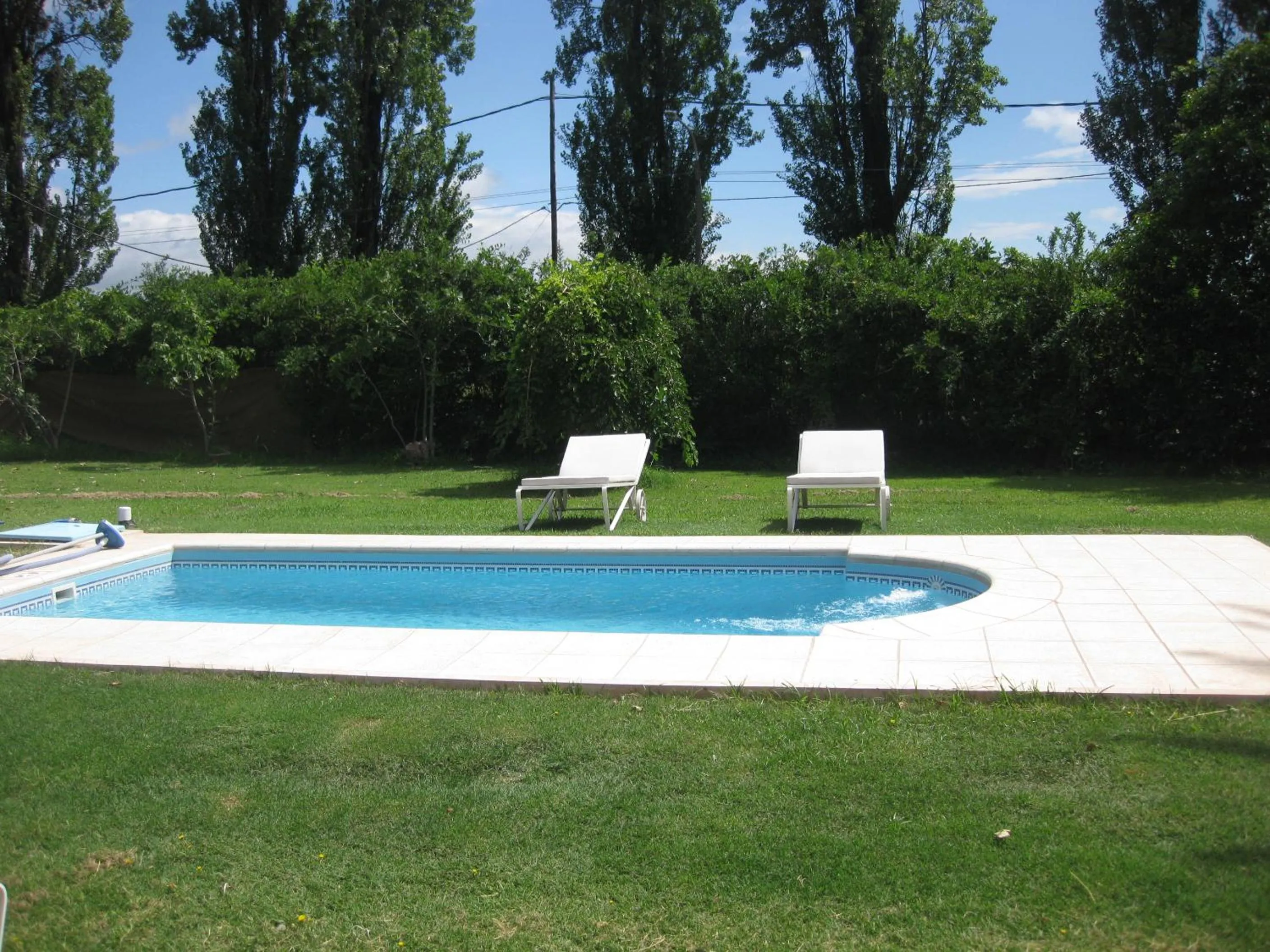 Pool view in Posada Cavieres Wine Farm