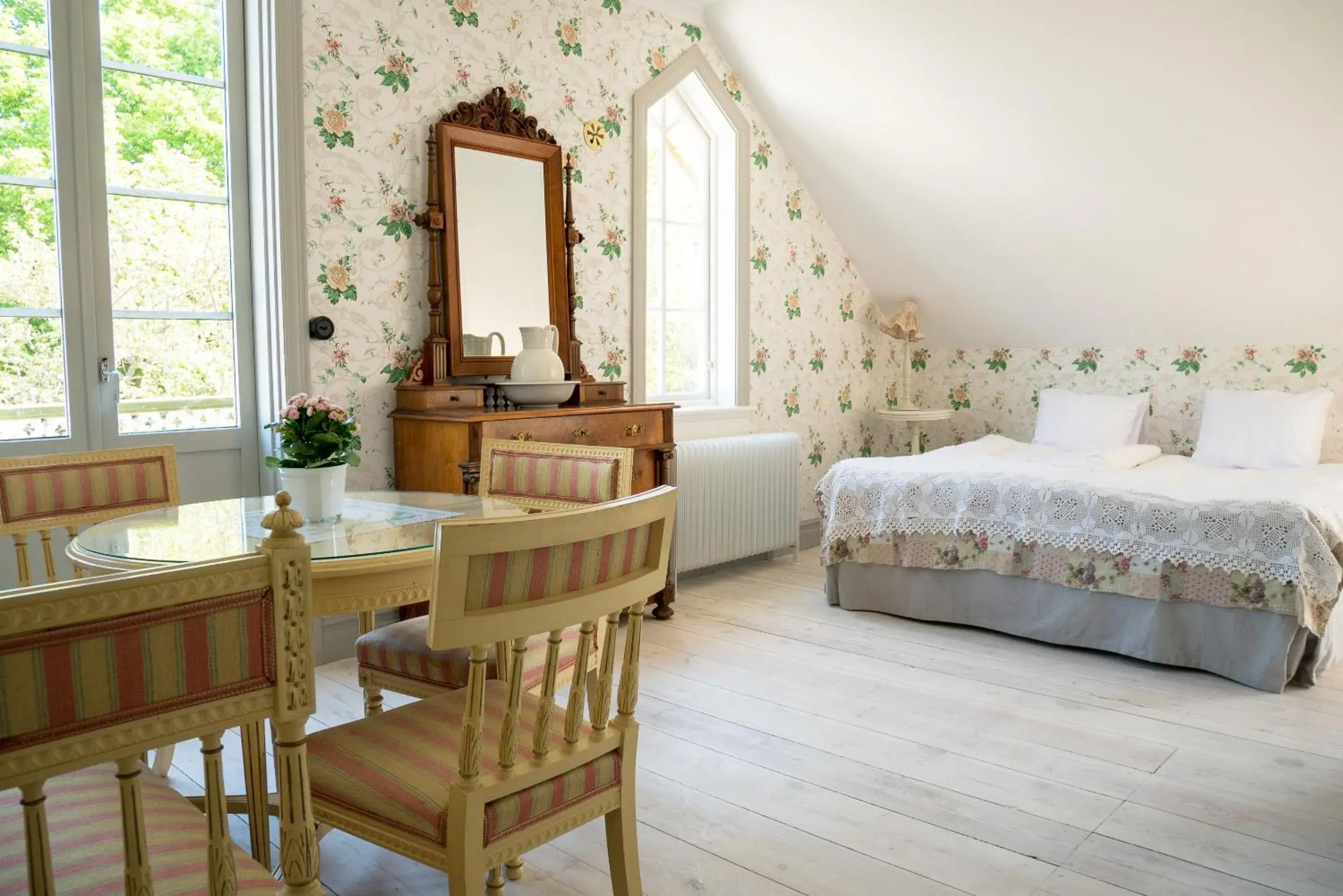 Suite with Garden View in Warfsholm Suite with Garden View in Warfsholm