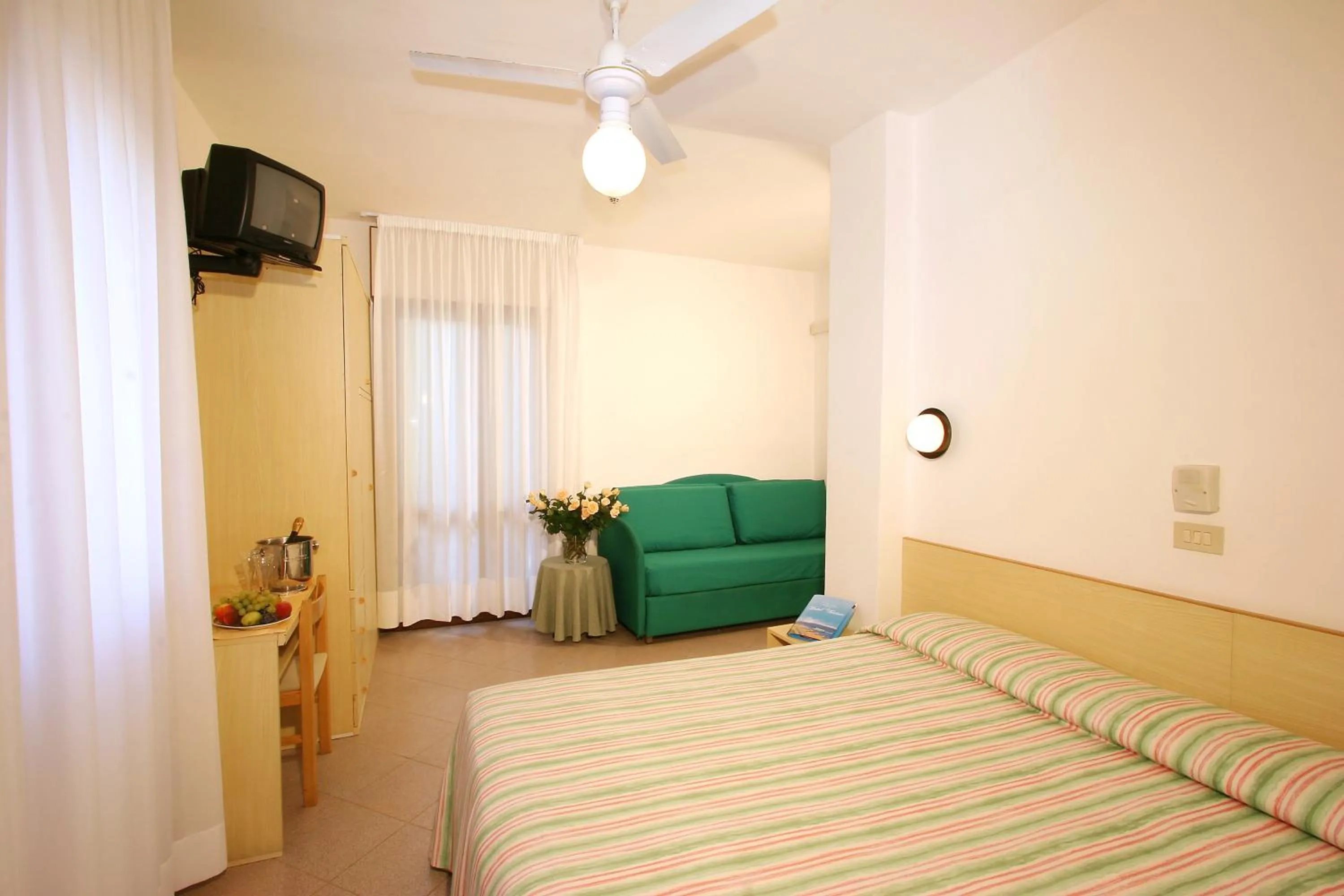 Bedroom, Bed in Hotel Desiree