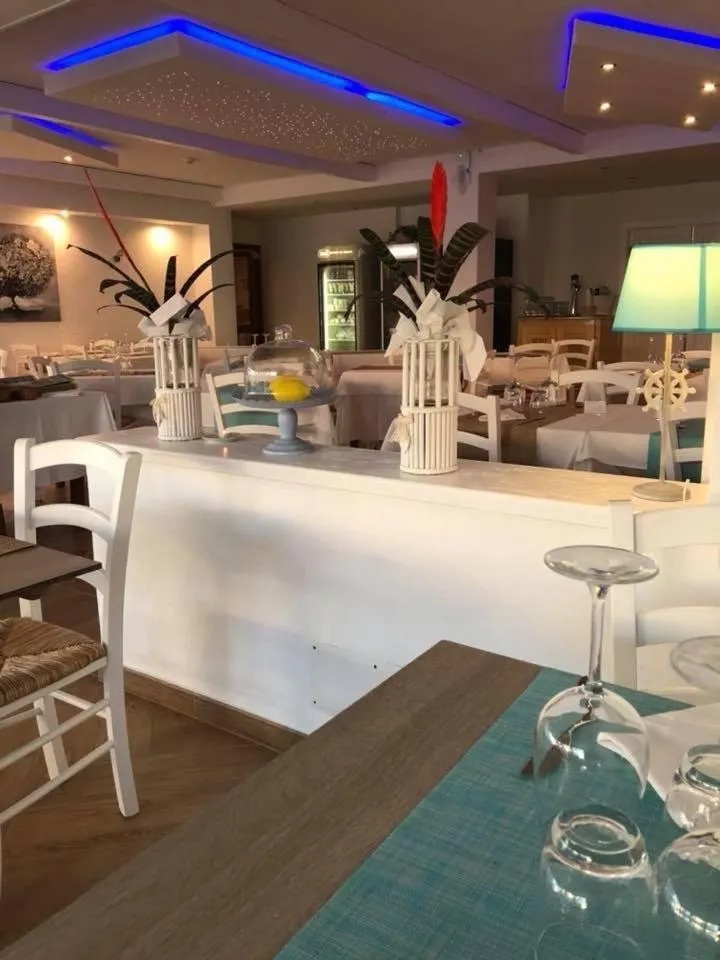 Restaurant/places to eat in Hotel Sandalion