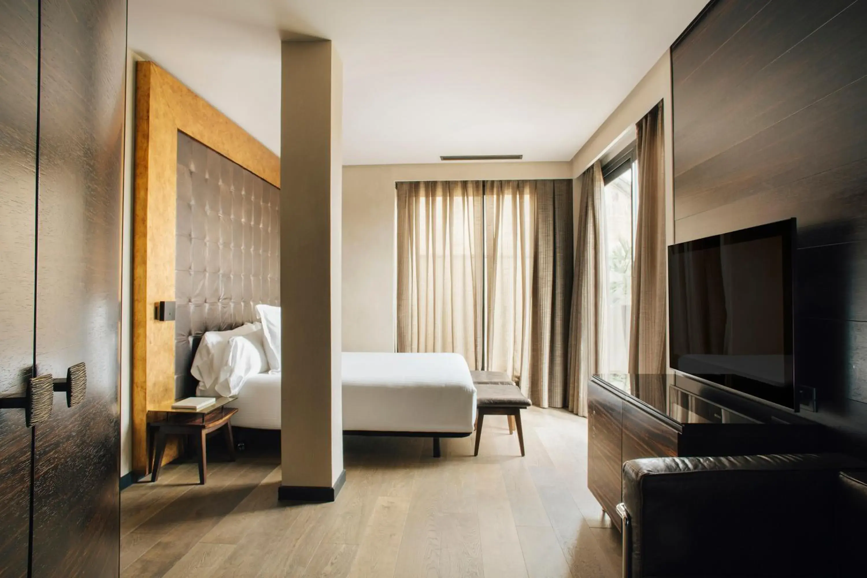 Bed in Hotel Bagués, a Small Luxury Hotel of the World Bed in Hotel Bagués, a Small Luxury Hotel of the World