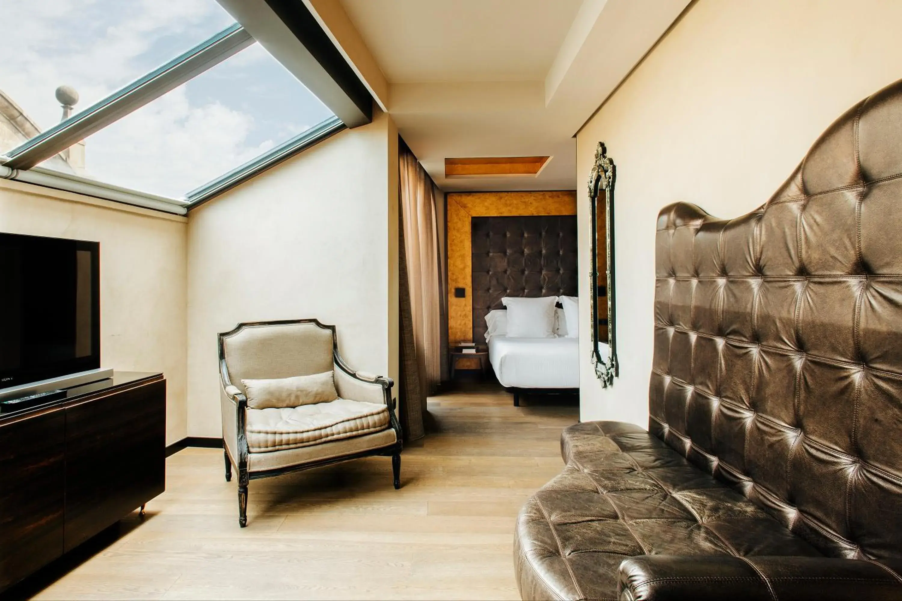 Photo of the whole room in Hotel Bagués, a Small Luxury Hotel of the World Photo of the whole room in Hotel Bagués, a Small Luxury Hotel of the World