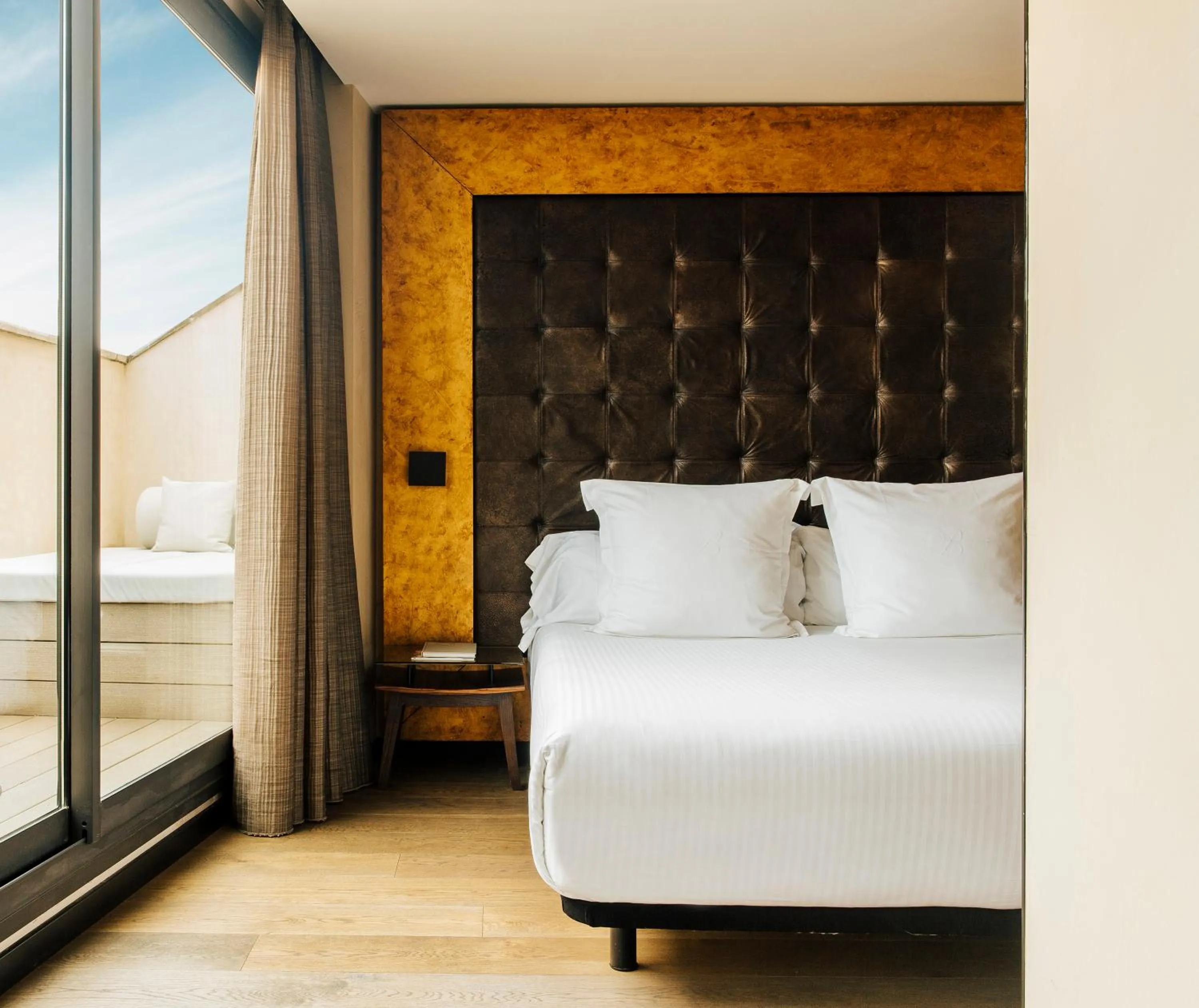 Bed in Hotel Bagués, a Small Luxury Hotel of the World