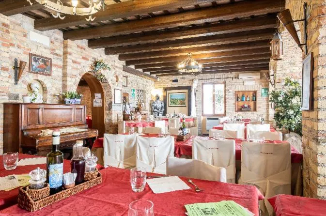 Restaurant/places to eat in Principato Di Ariis Hotel 3 stelle Room Only