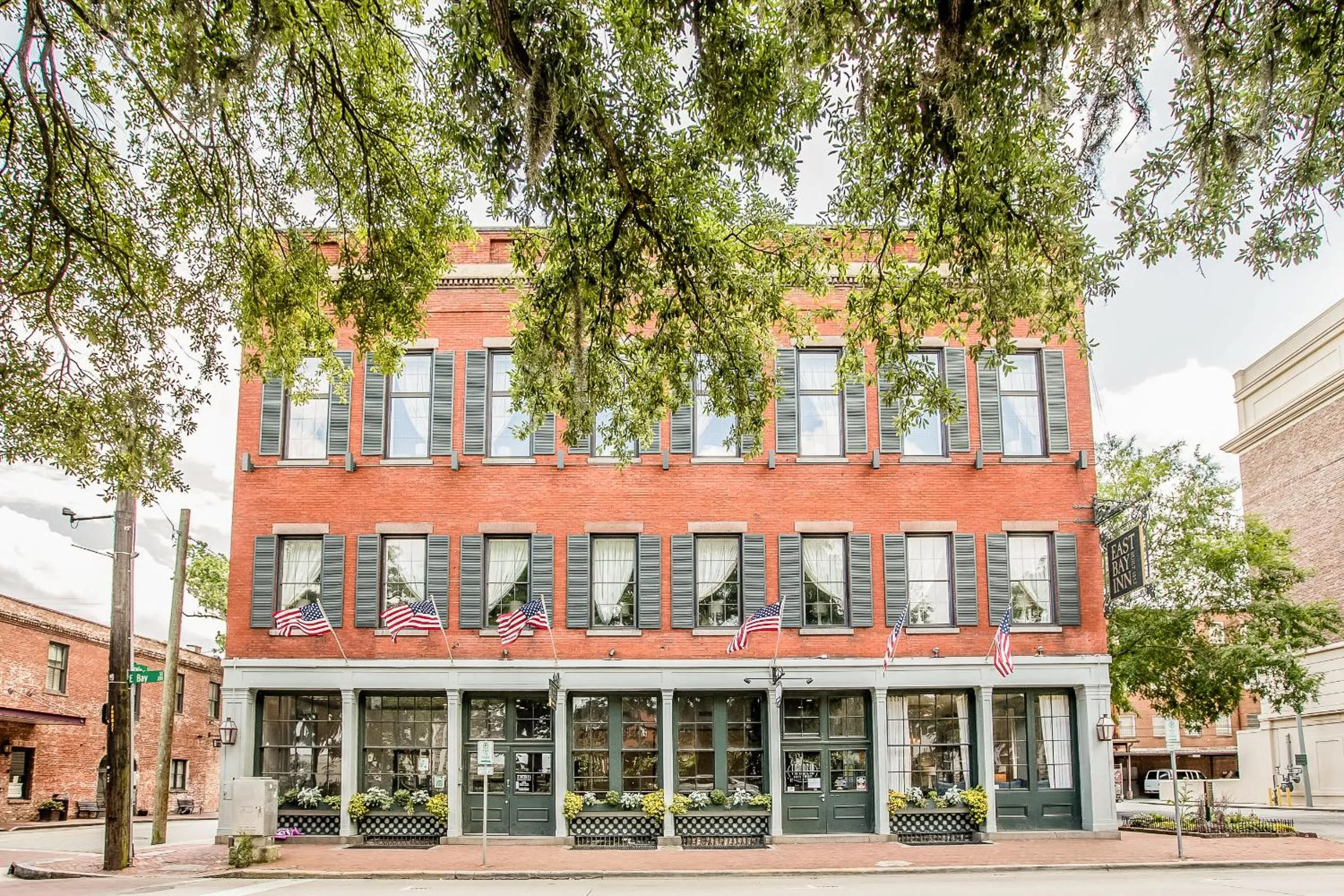 Property building in East Bay Inn, Historic Inns of Savannah Collection