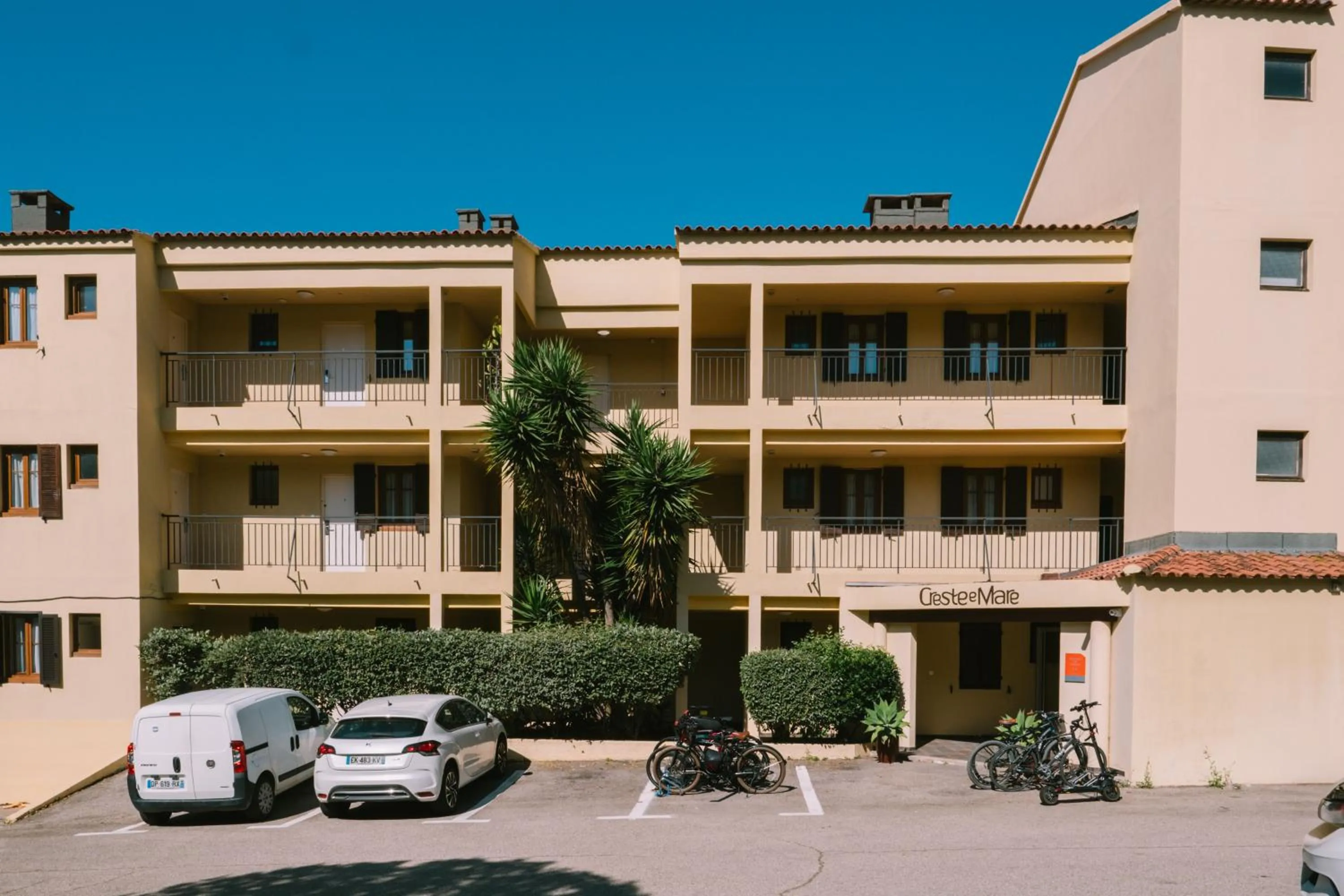 Property building in Creste E Mare