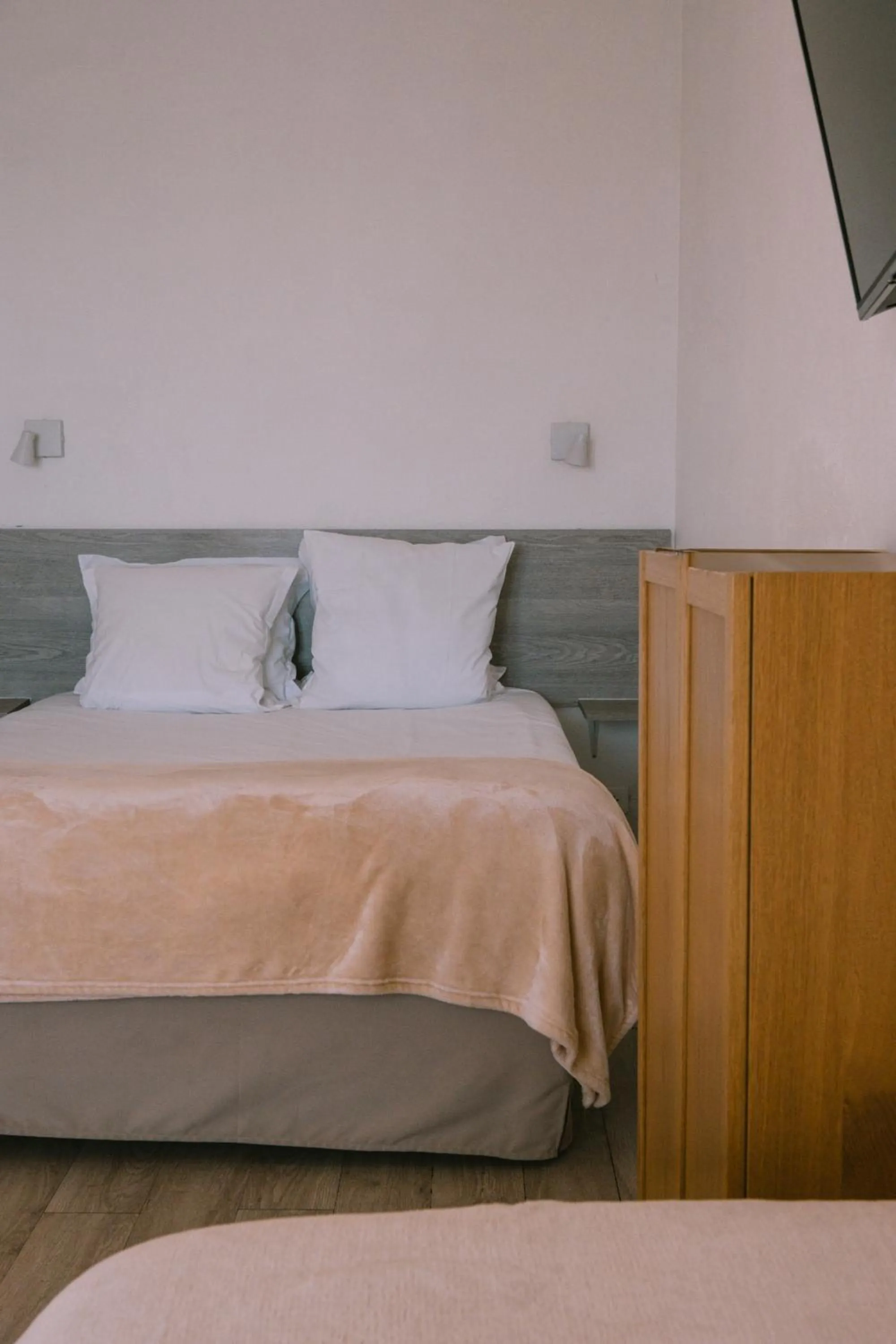 fireplace, Bed in Creste E Mare