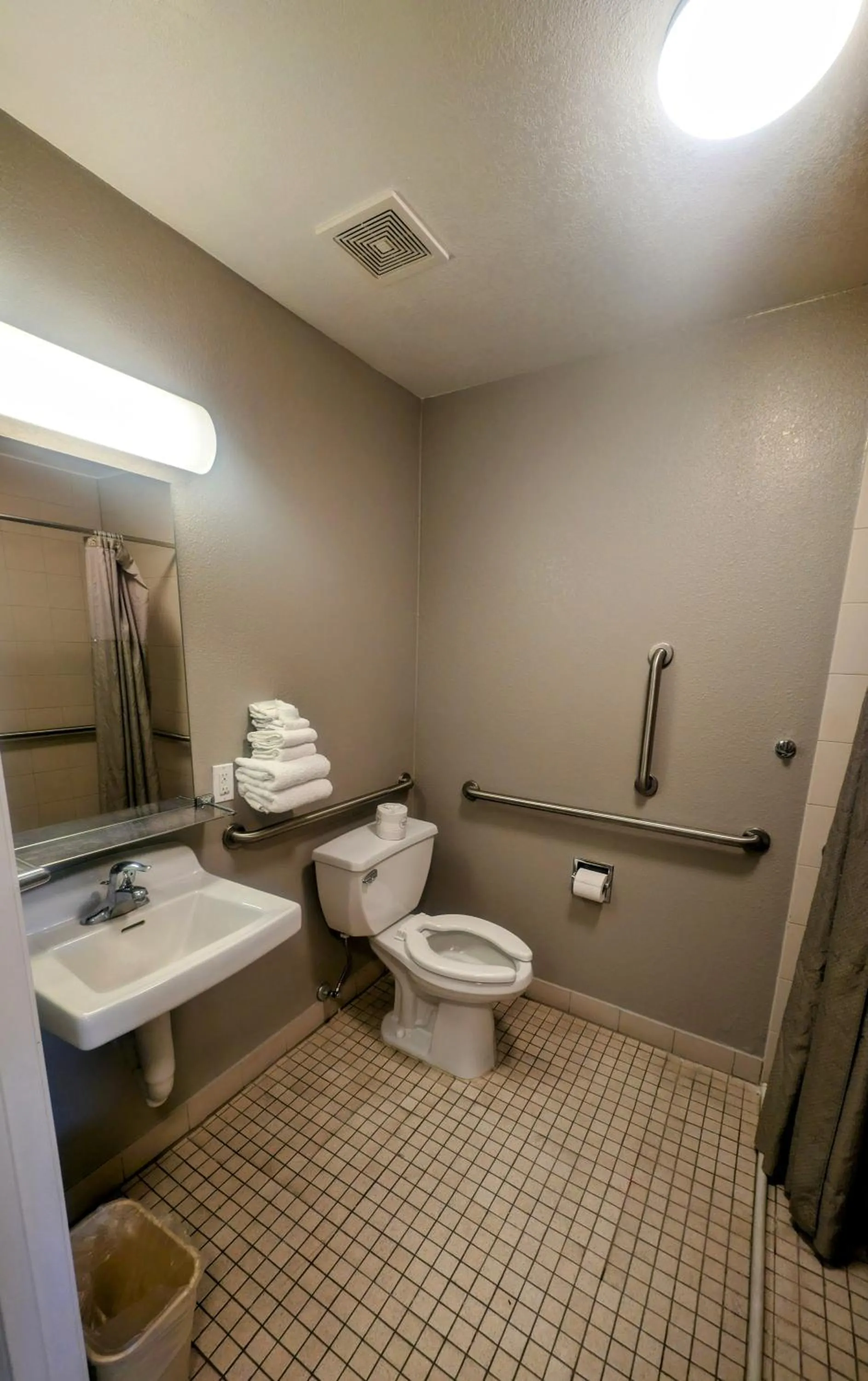 Bathroom in Econo Lodge