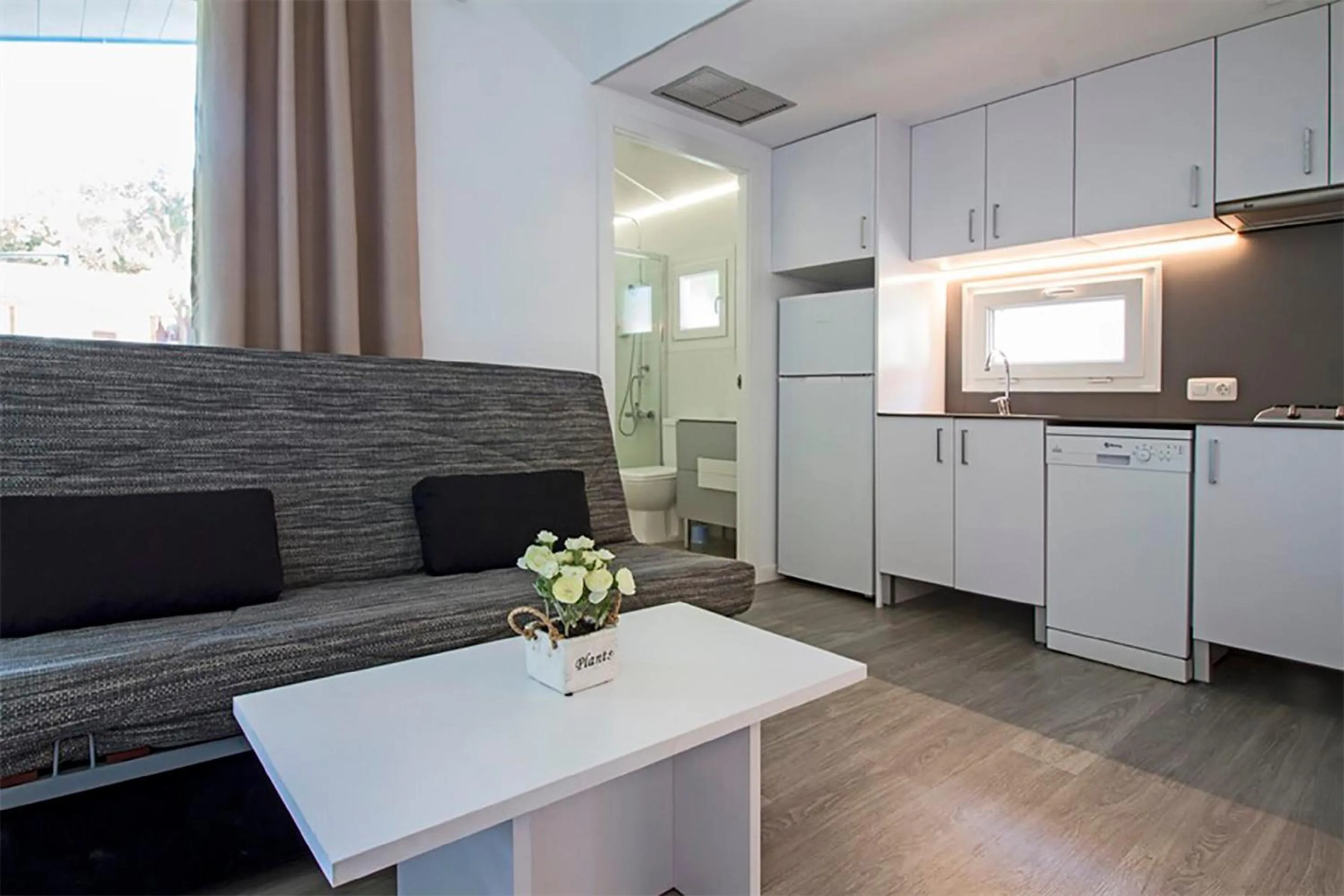 Kitchen or kitchenette in Alannia Guardamar