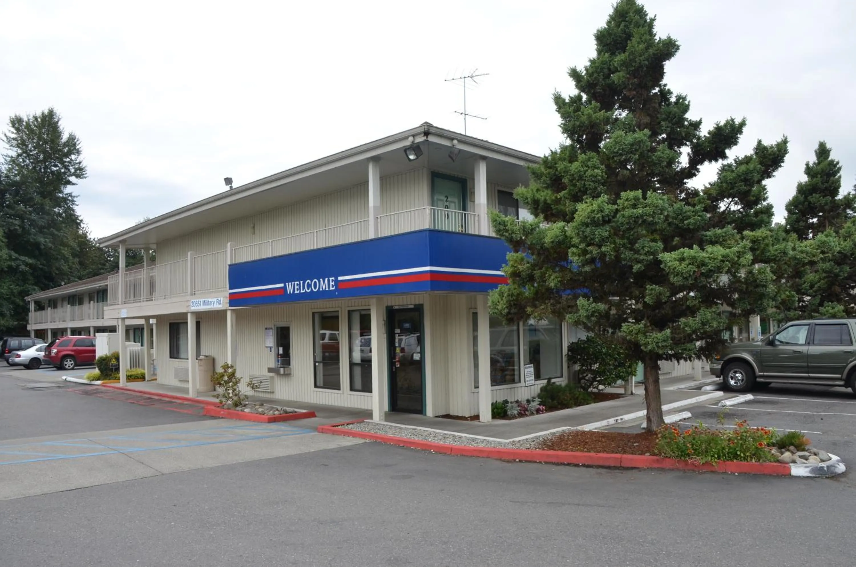 Property building in Motel 6-Seattle, WA - South