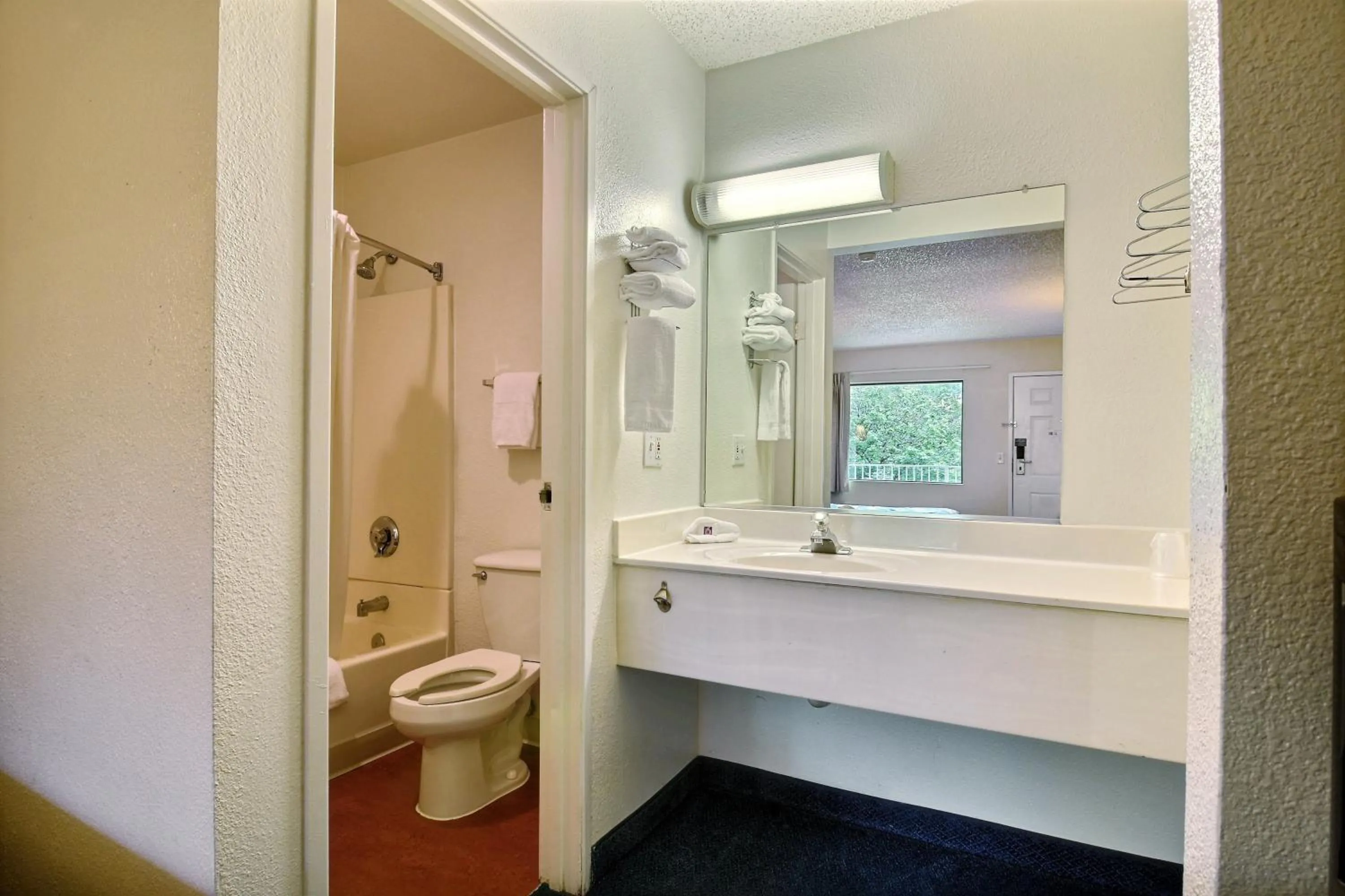 Bathroom in Motel 6-Seattle, WA - South