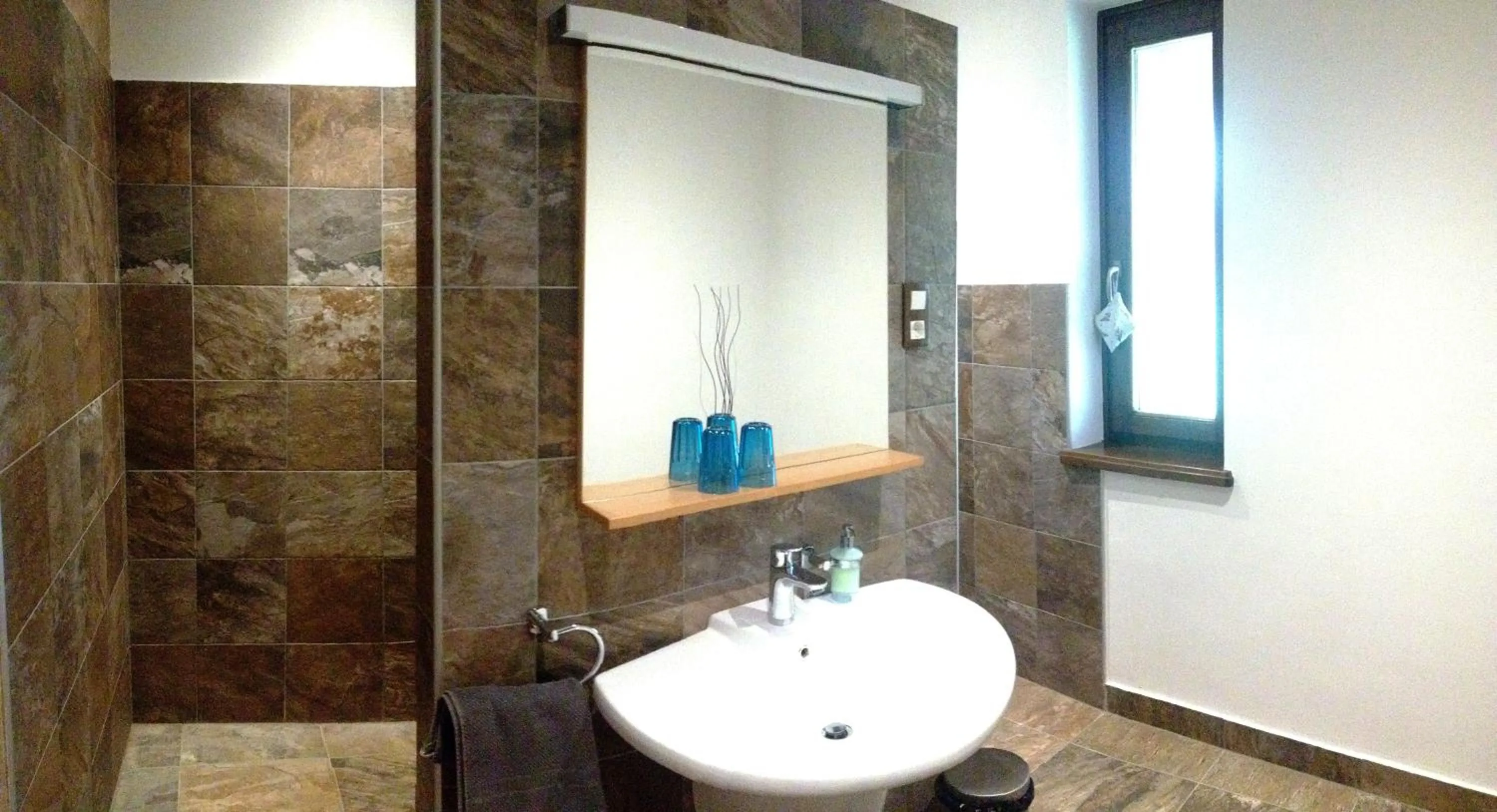 Shower in Bibic Nature Lodge