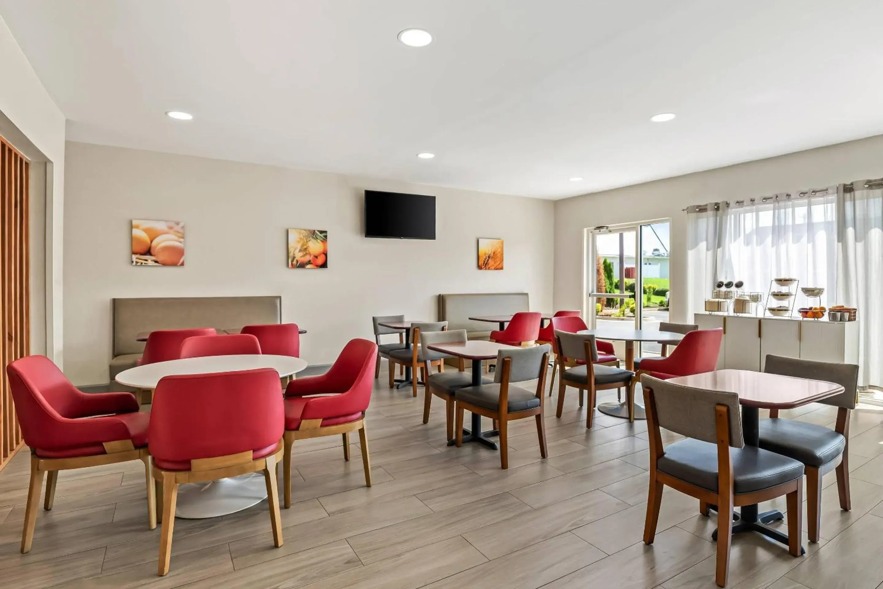 Breakfast in Comfort Inn Emporia Breakfast in Comfort Inn Emporia