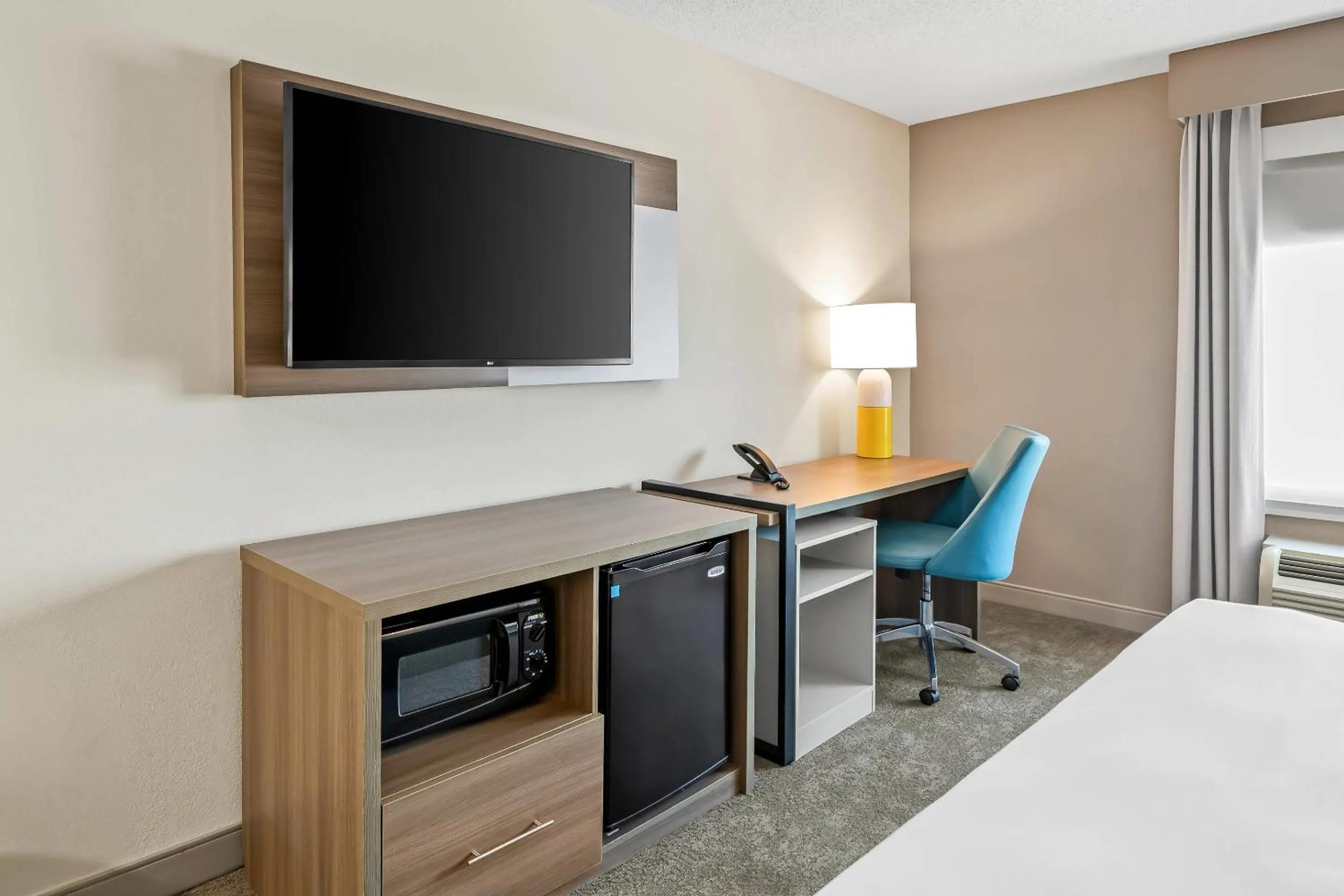 Bedroom, Bed in Comfort Inn Emporia