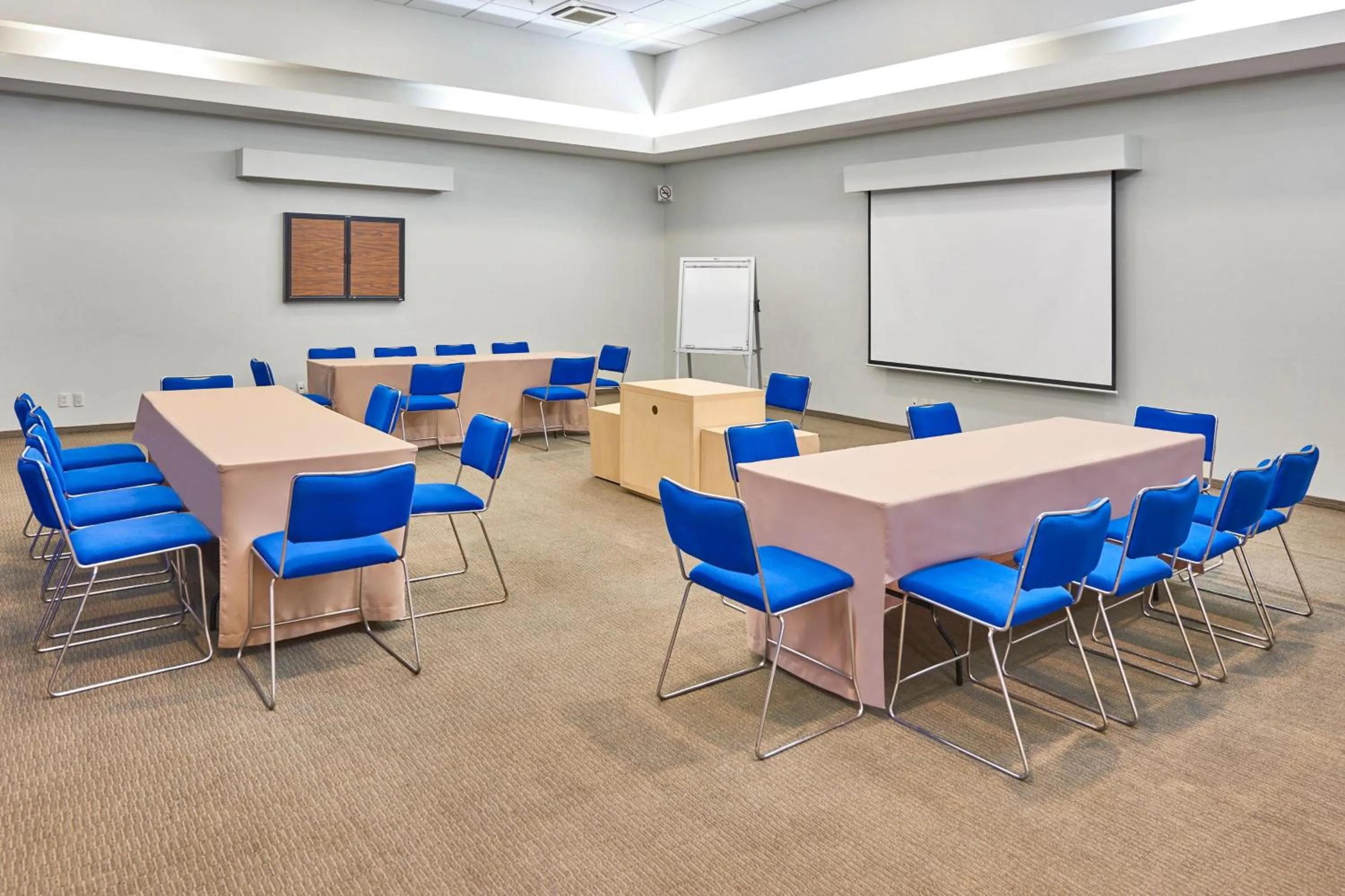 Meeting/conference room in City Express by Marriott Zacatecas