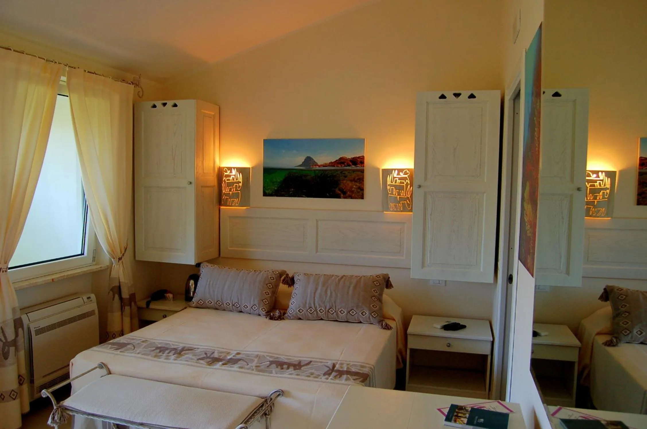 Photo of the whole room, Bed in Hotel Budoni Beach