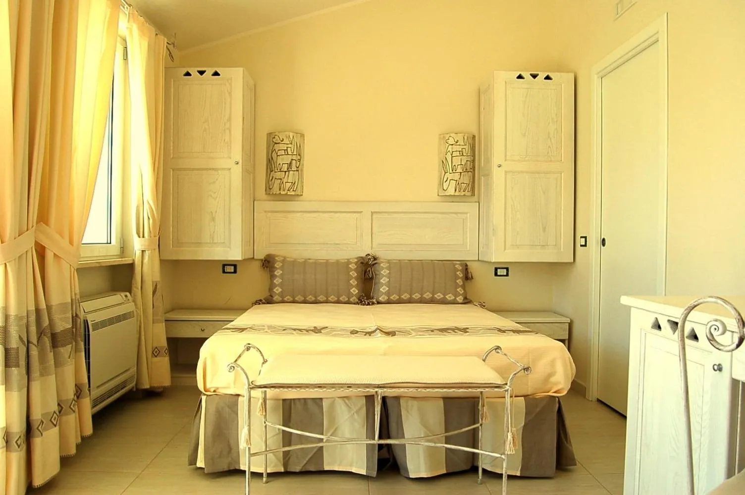 Decorative detail, Bed in Hotel Budoni Beach