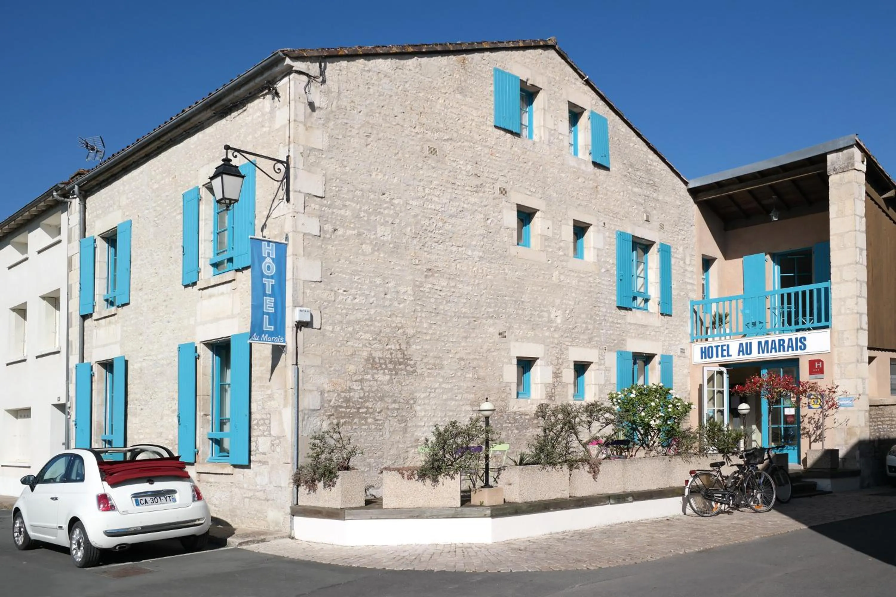 Property building in Hotel Au Marais