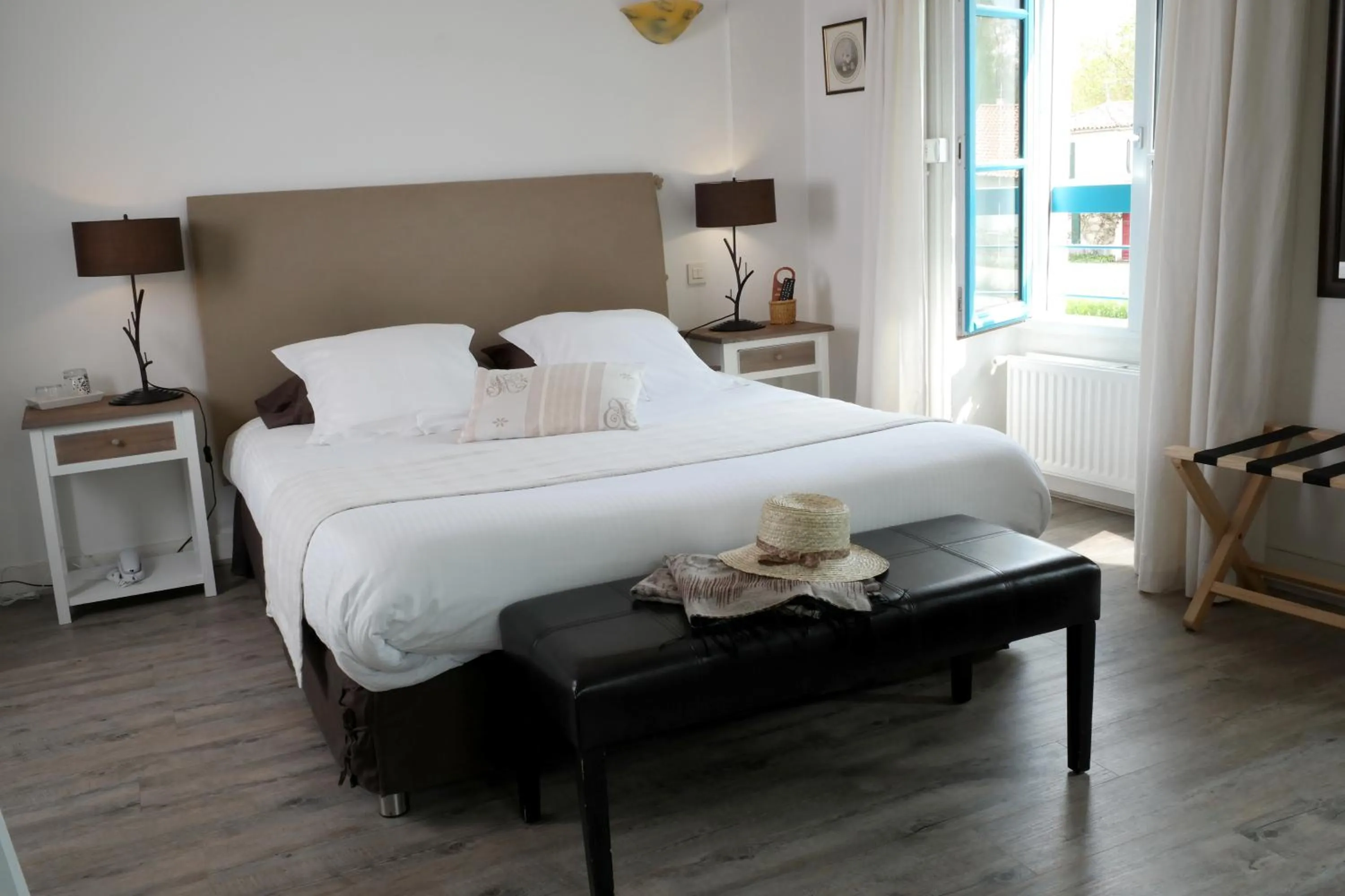 Bed in Hotel Au Marais