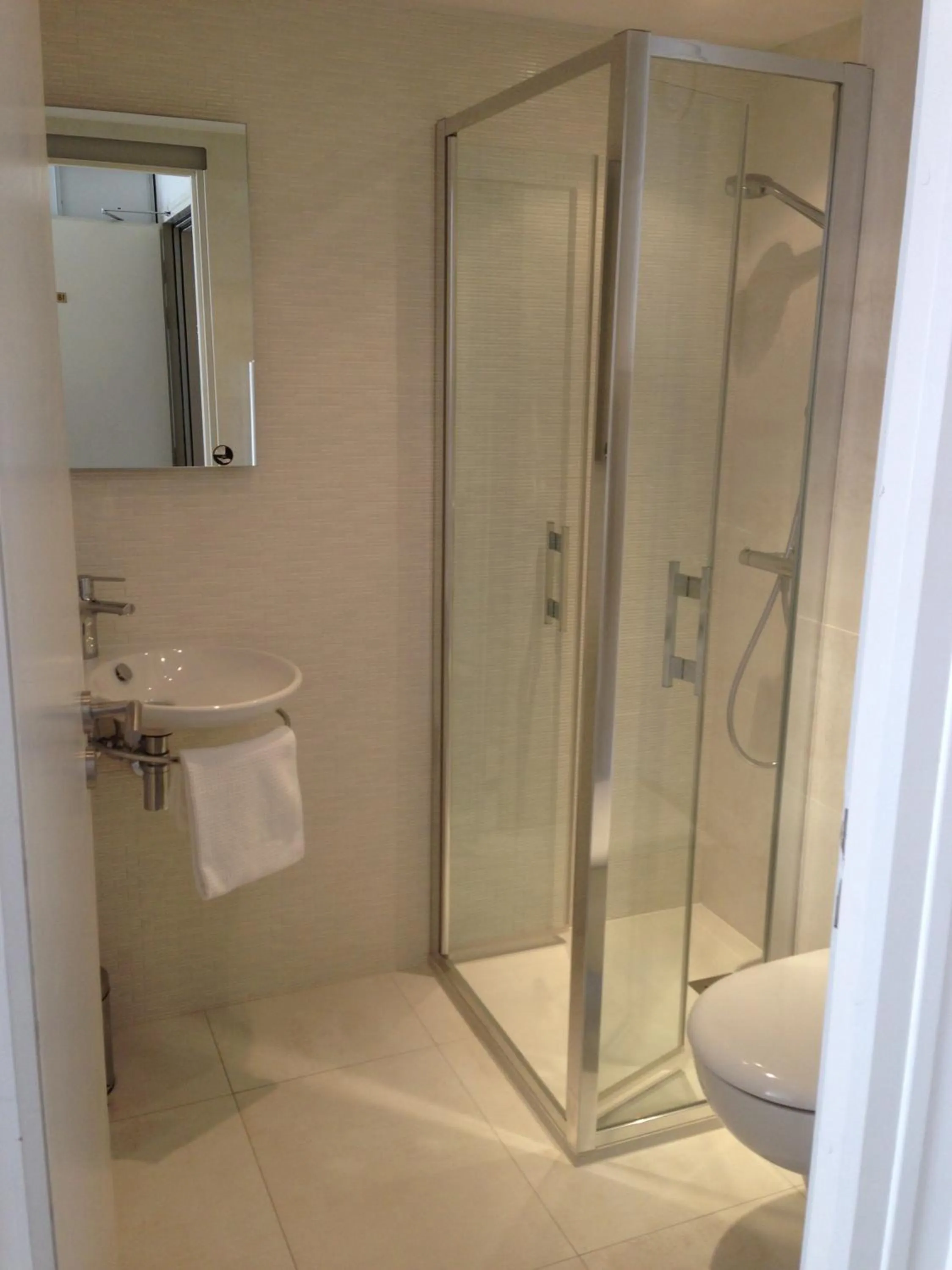 Shower in Hotel Au Marais