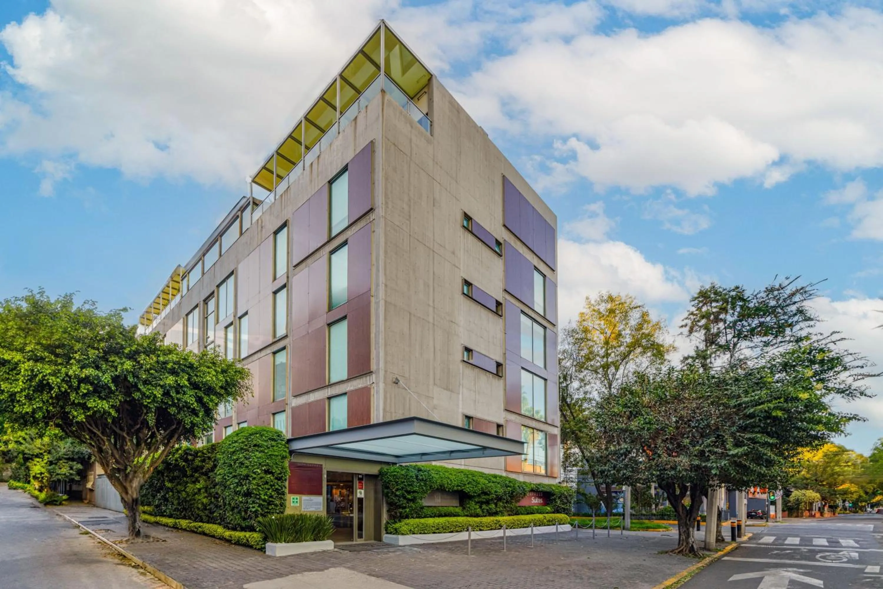 Property building in City Express Suites by Marriott Ciudad de México Anzures