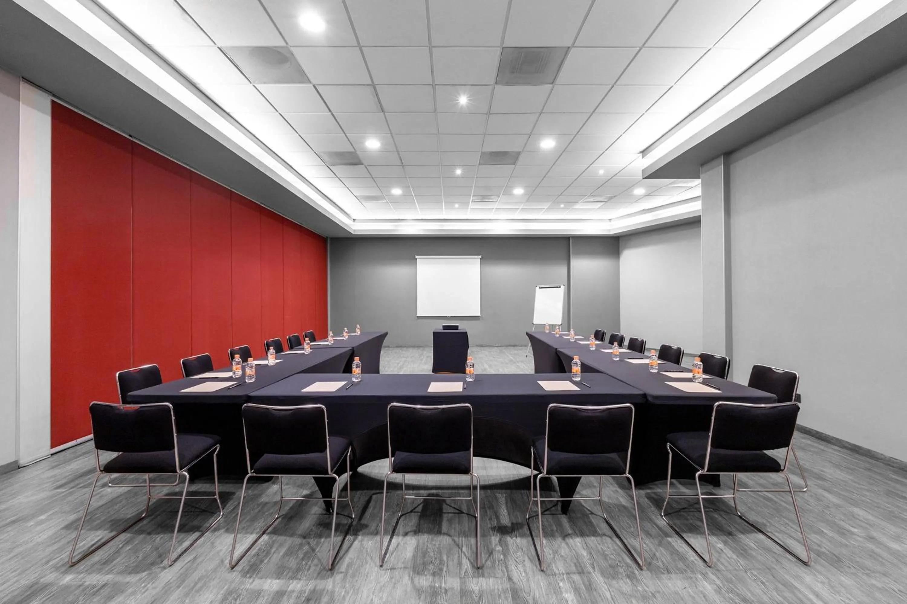 Meeting/conference room in City Express Plus by Marriott Guadalajara Expo