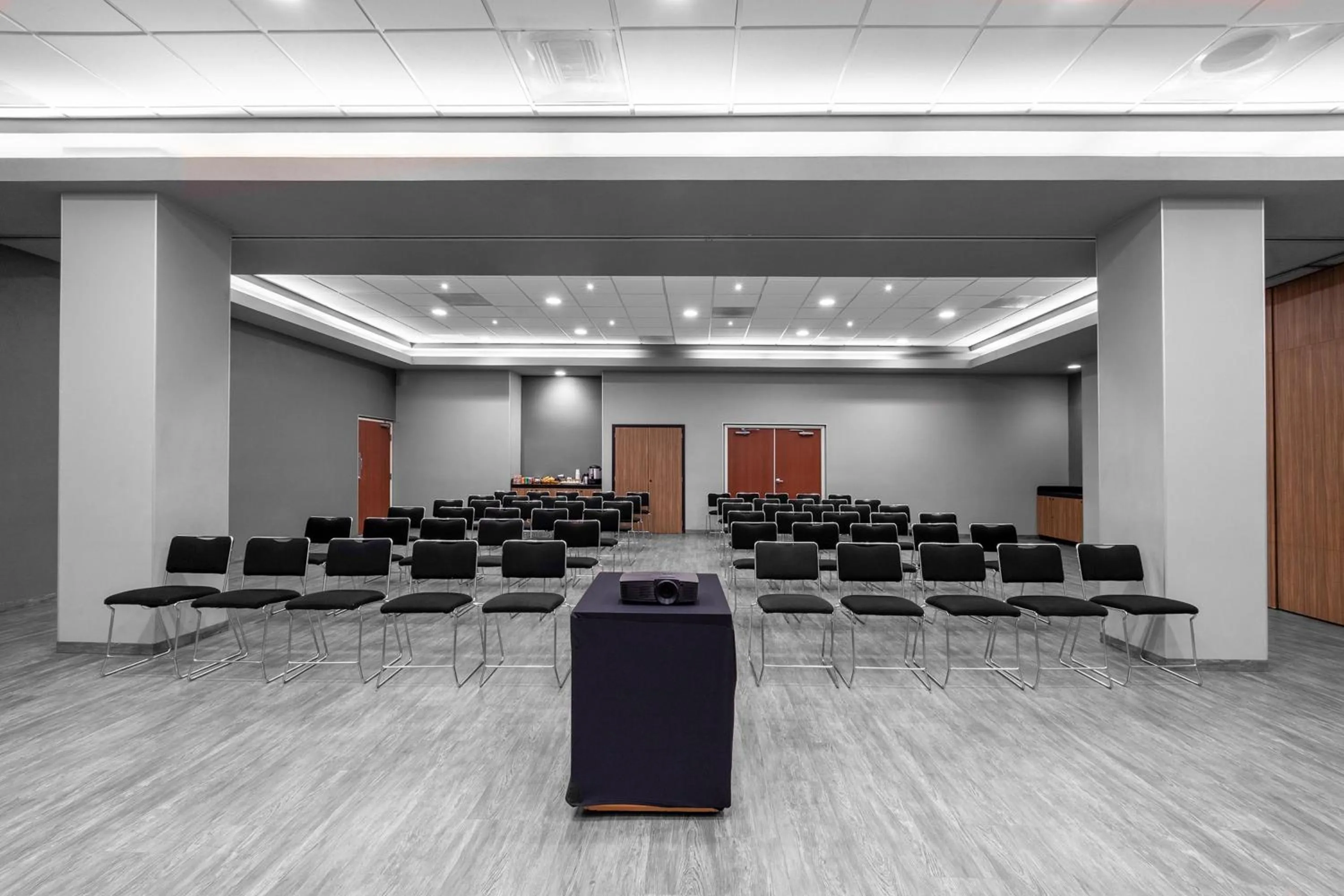 Meeting/conference room in City Express Plus by Marriott Guadalajara Expo