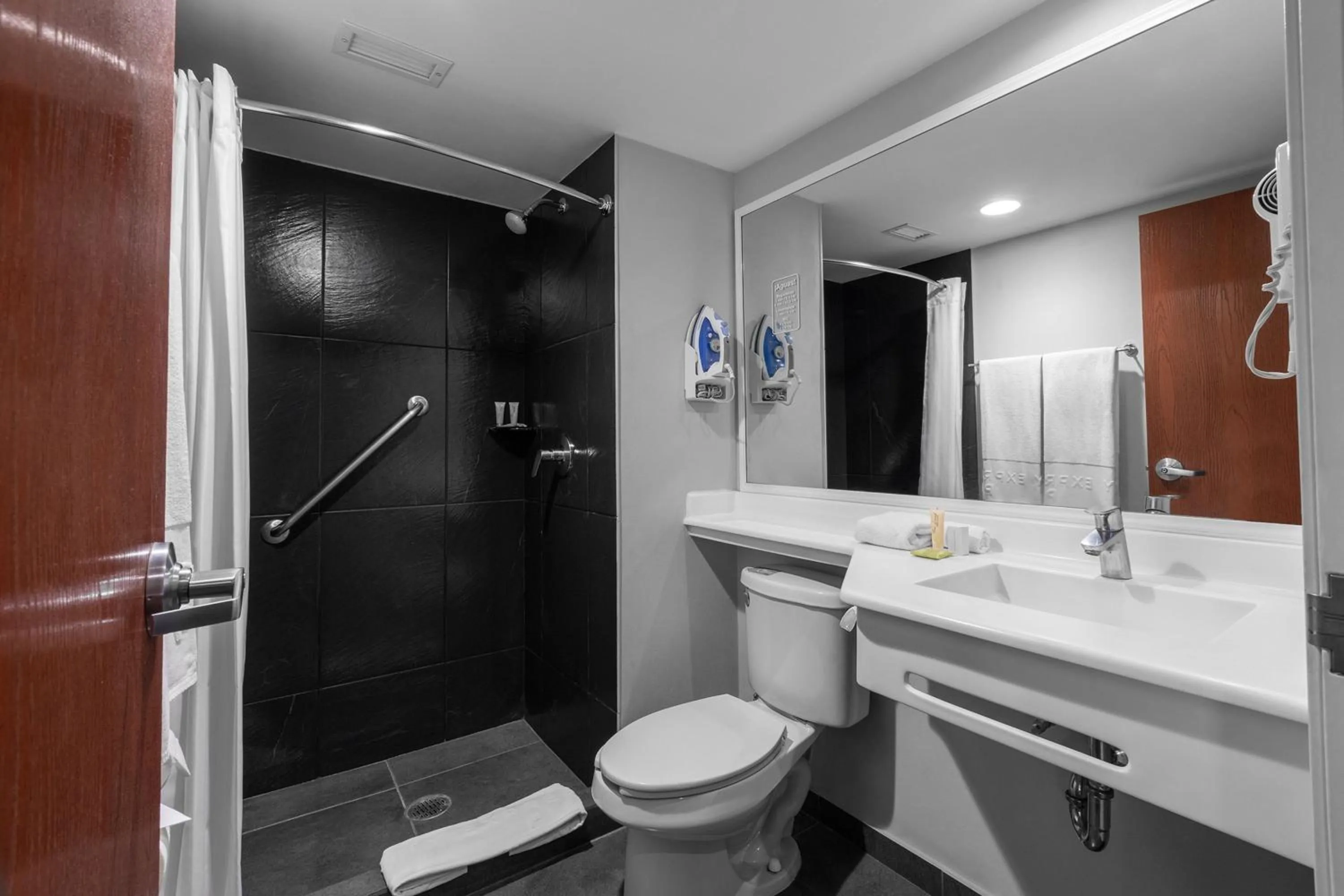 Bathroom in City Express Plus by Marriott Guadalajara Expo