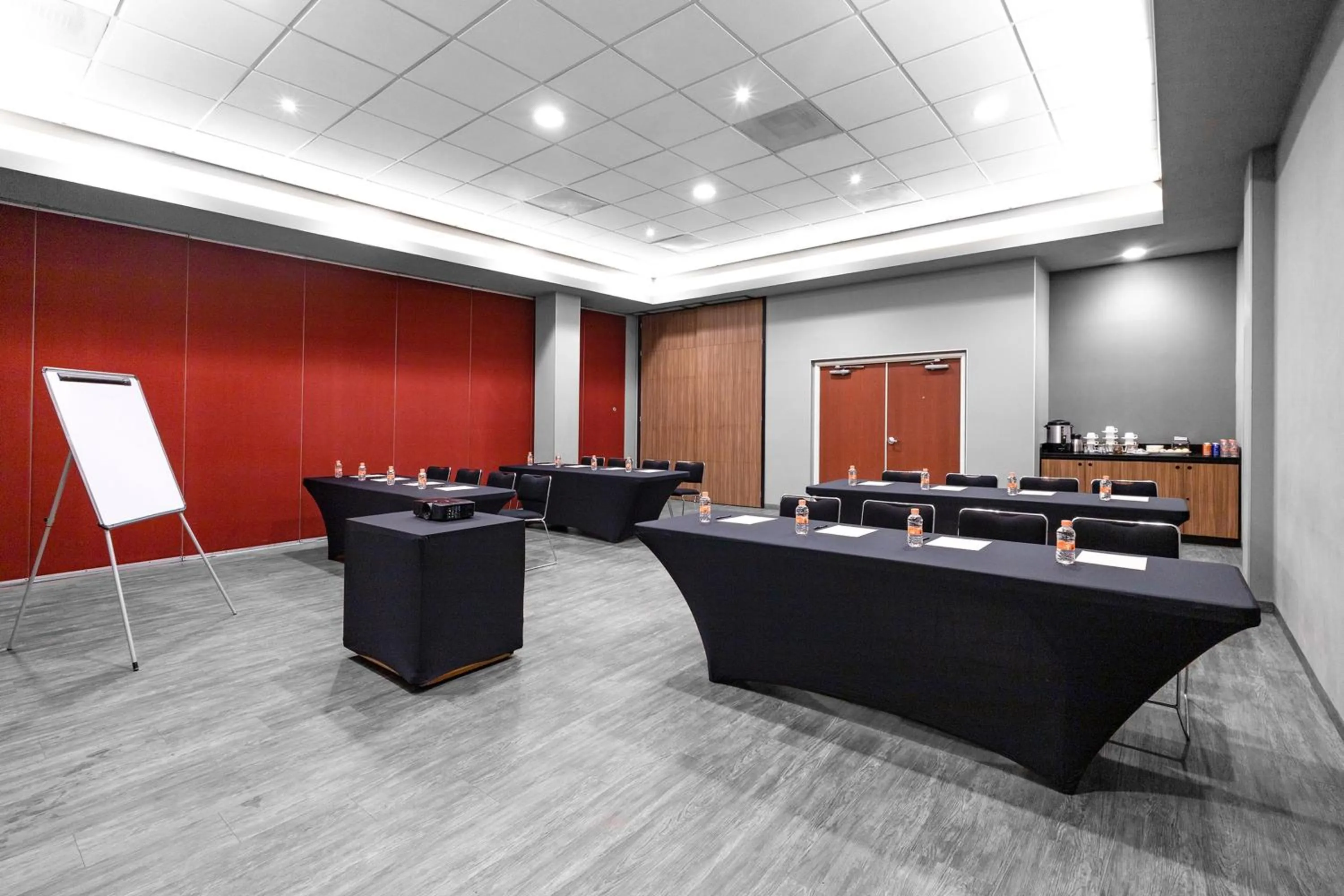 Meeting/conference room in City Express Plus by Marriott Guadalajara Expo
