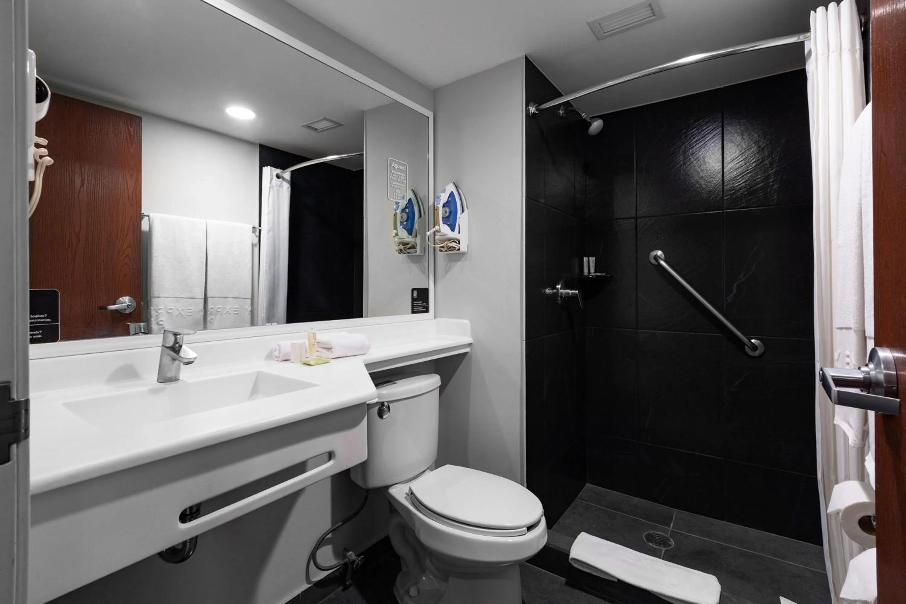 Bathroom in City Express Plus by Marriott Guadalajara Expo