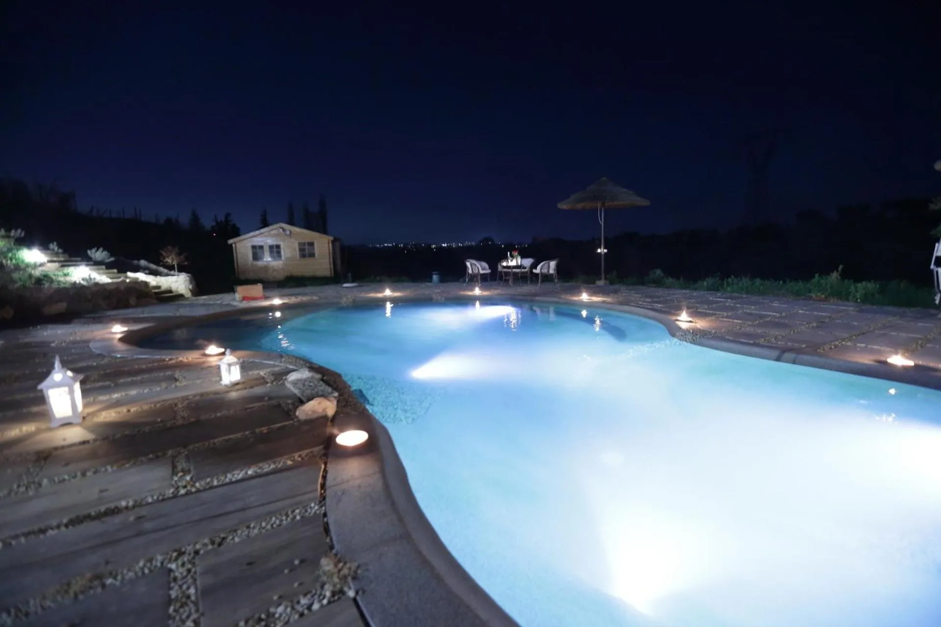 Swimming pool in angolo di paradiso