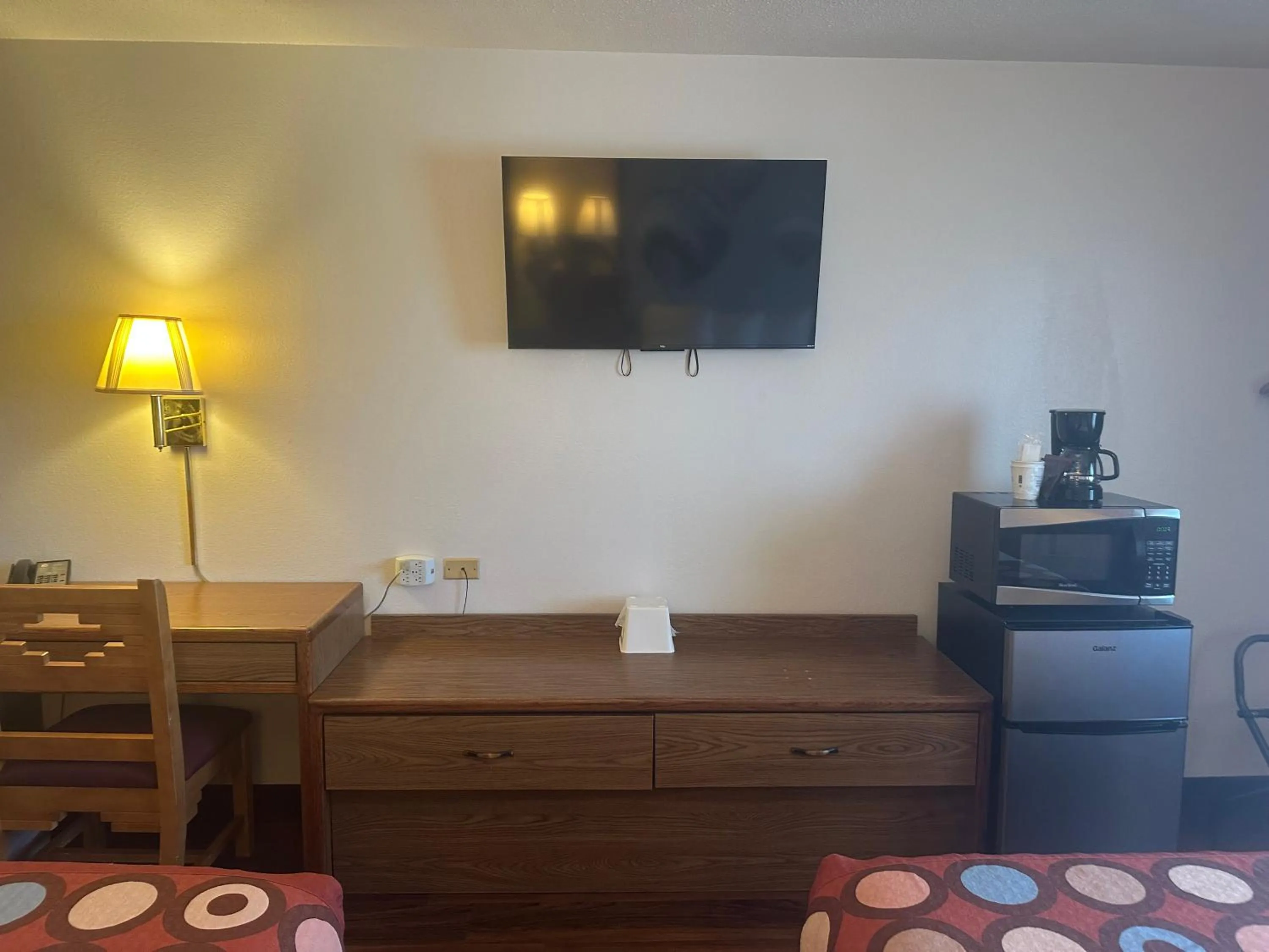 Bedroom in Super 8 by Wyndham Las Vegas