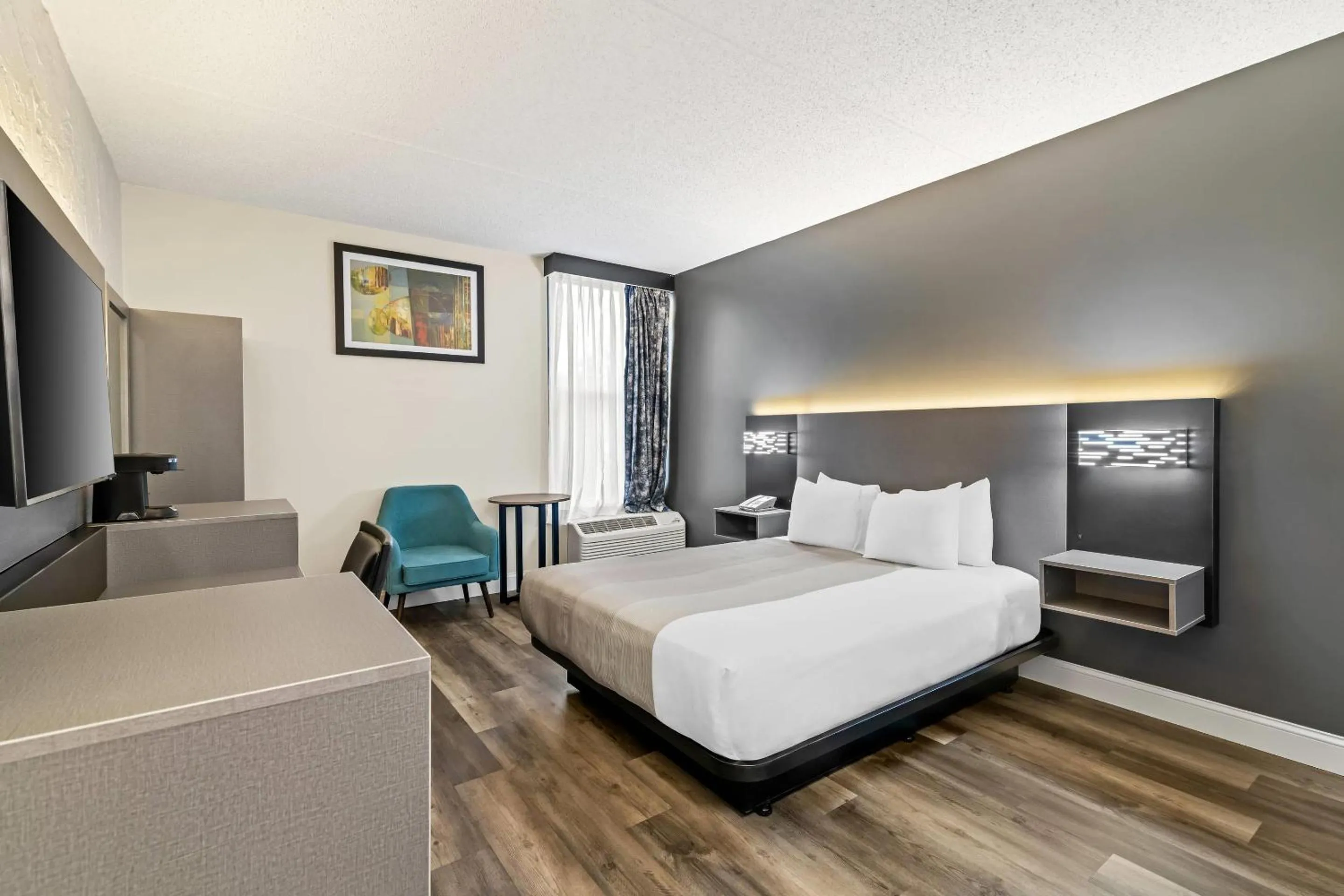 Bedroom, Bed in Quality Inn Bangor Airport