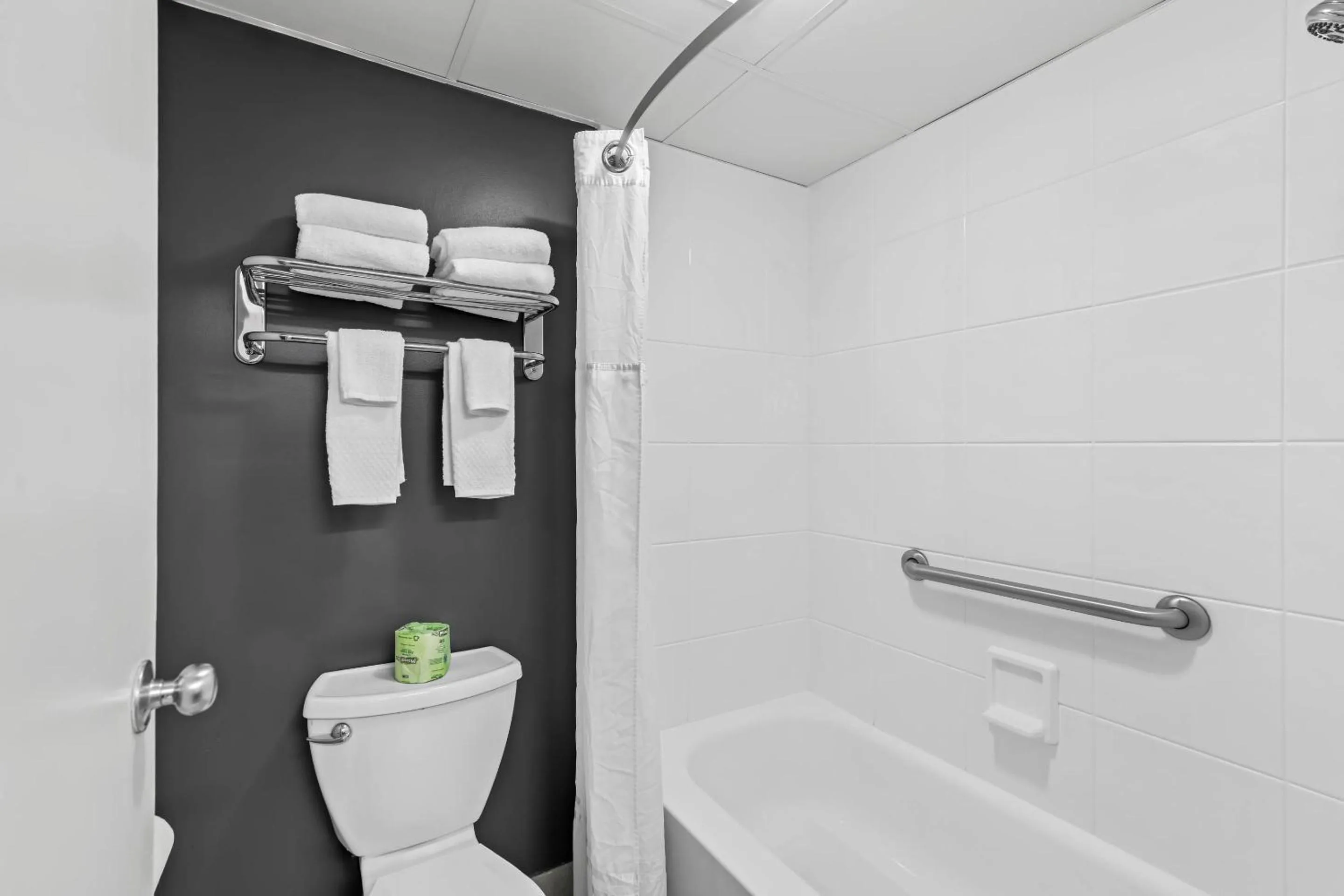 Bedroom in Quality Inn Bangor Airport