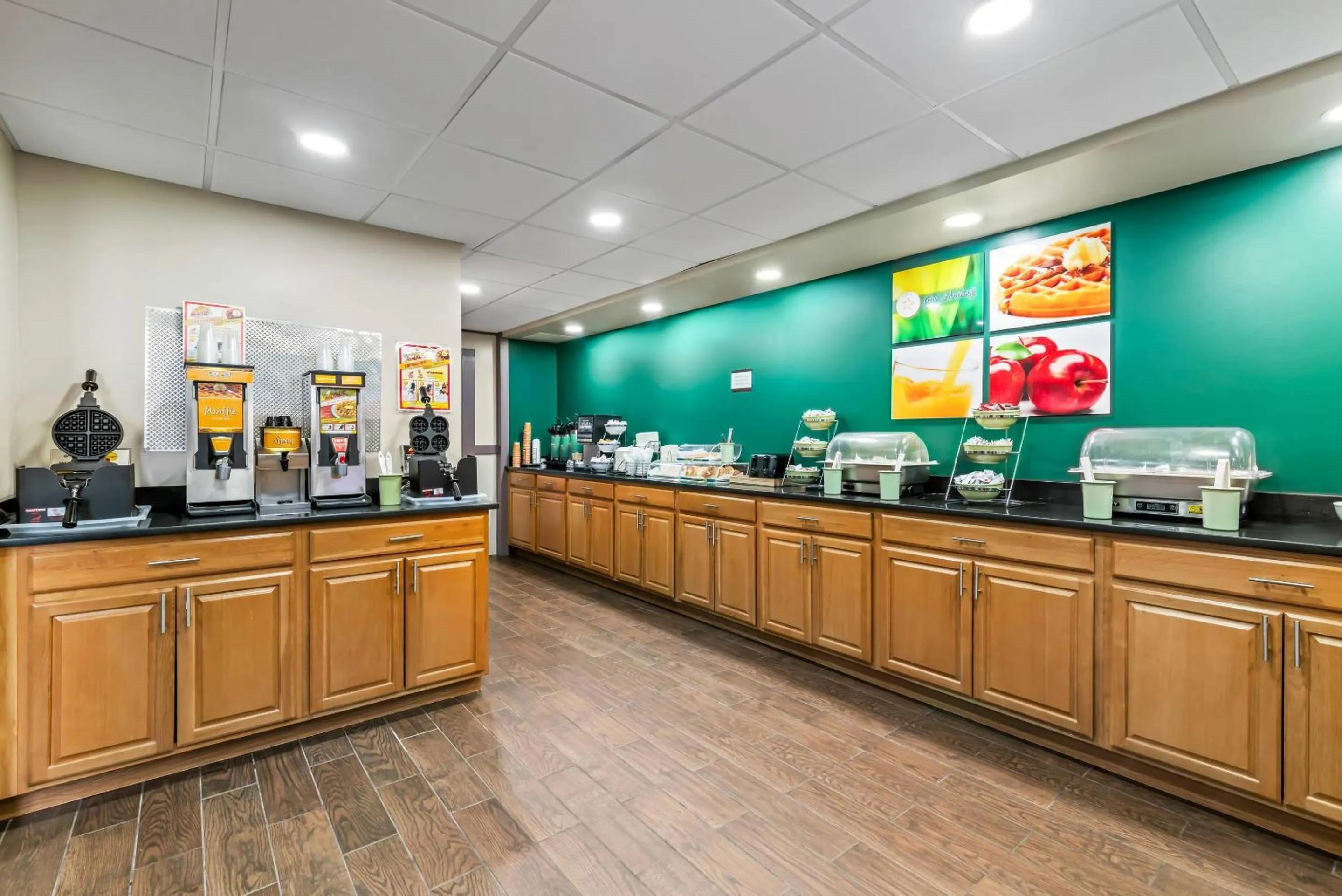 Breakfast in Quality Inn Bangor Airport