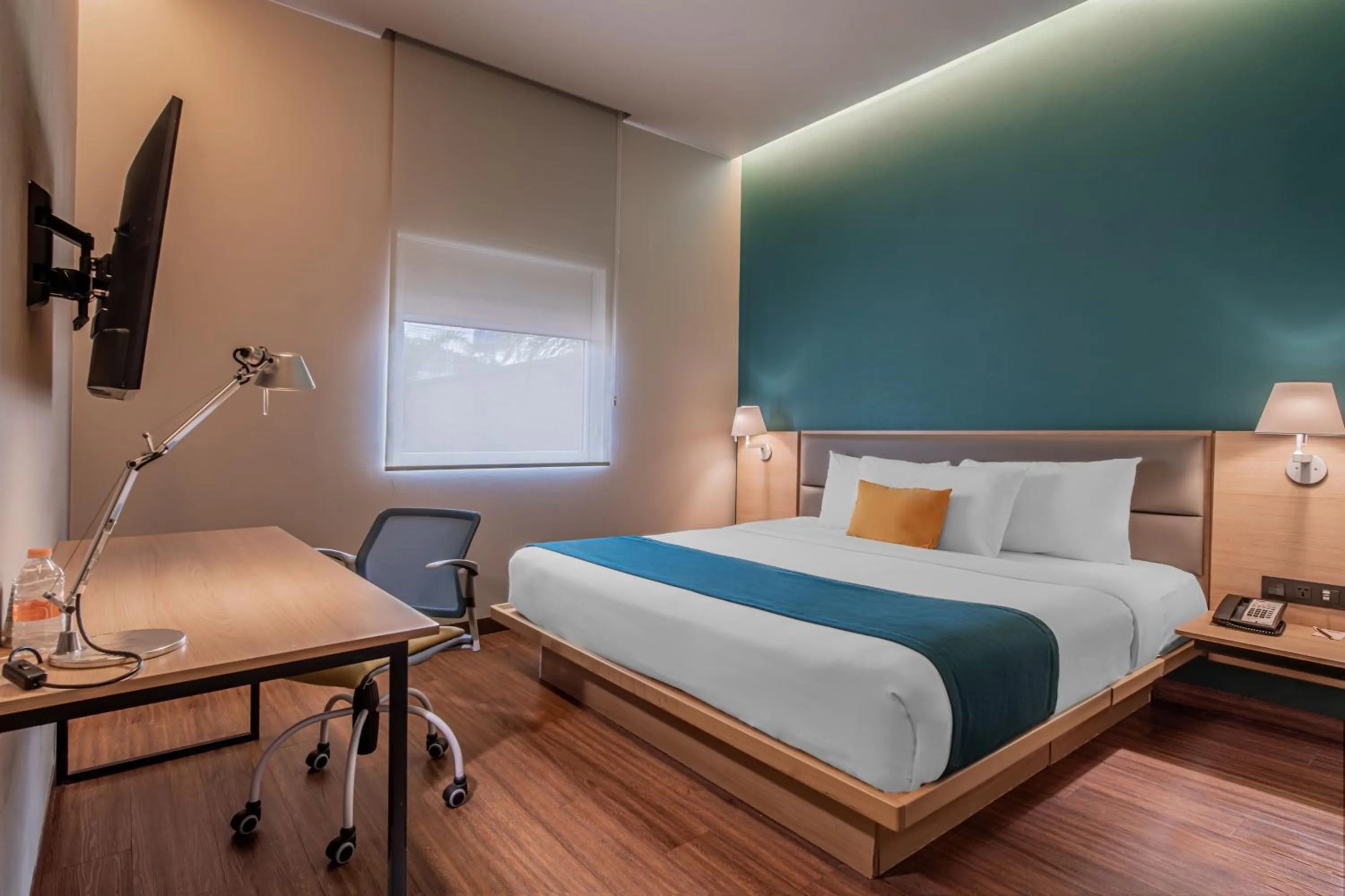 Bedroom, Bed in City Express Suites by Marriott Queretaro