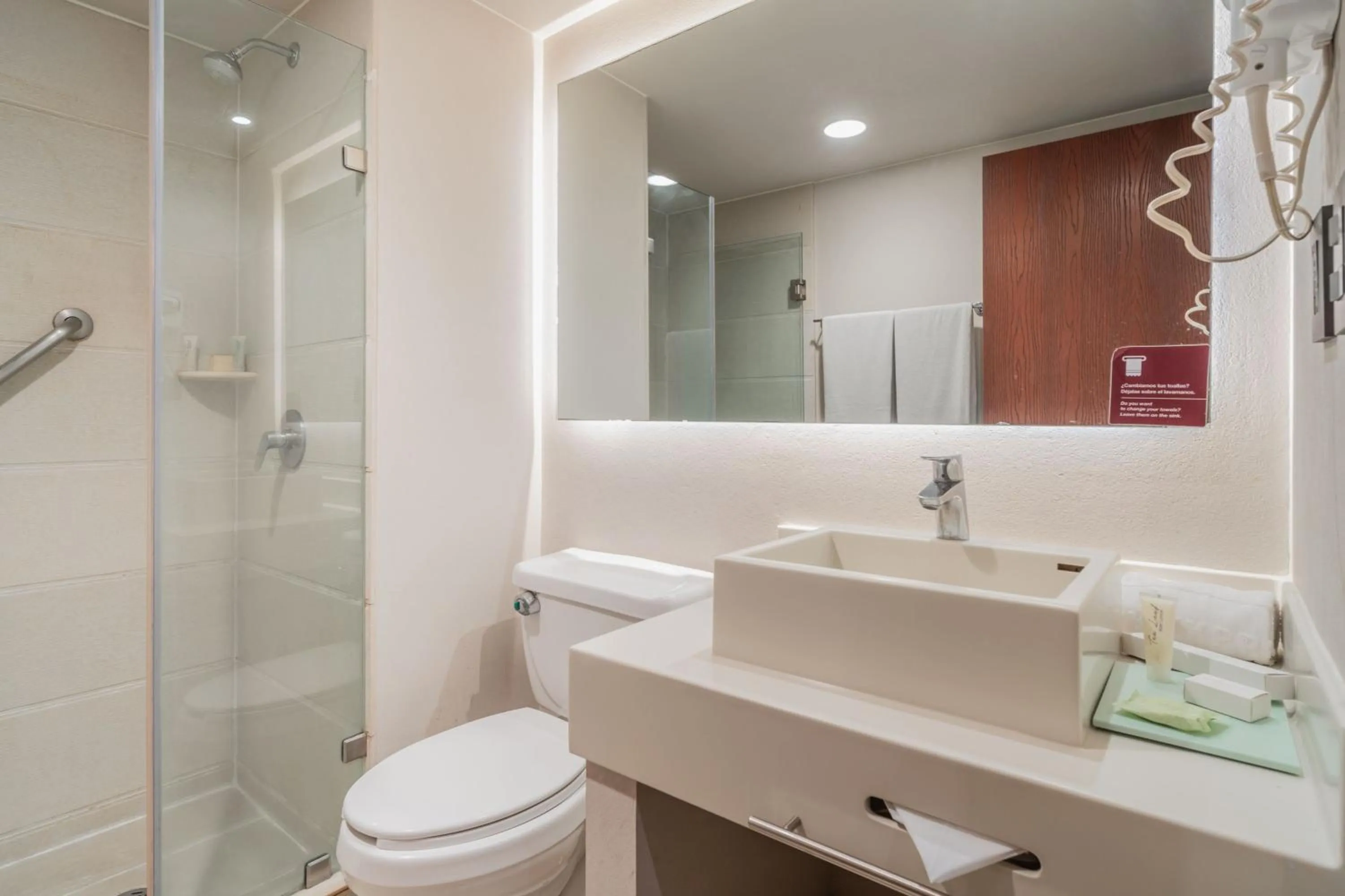 Bathroom in City Express Suites by Marriott Queretaro