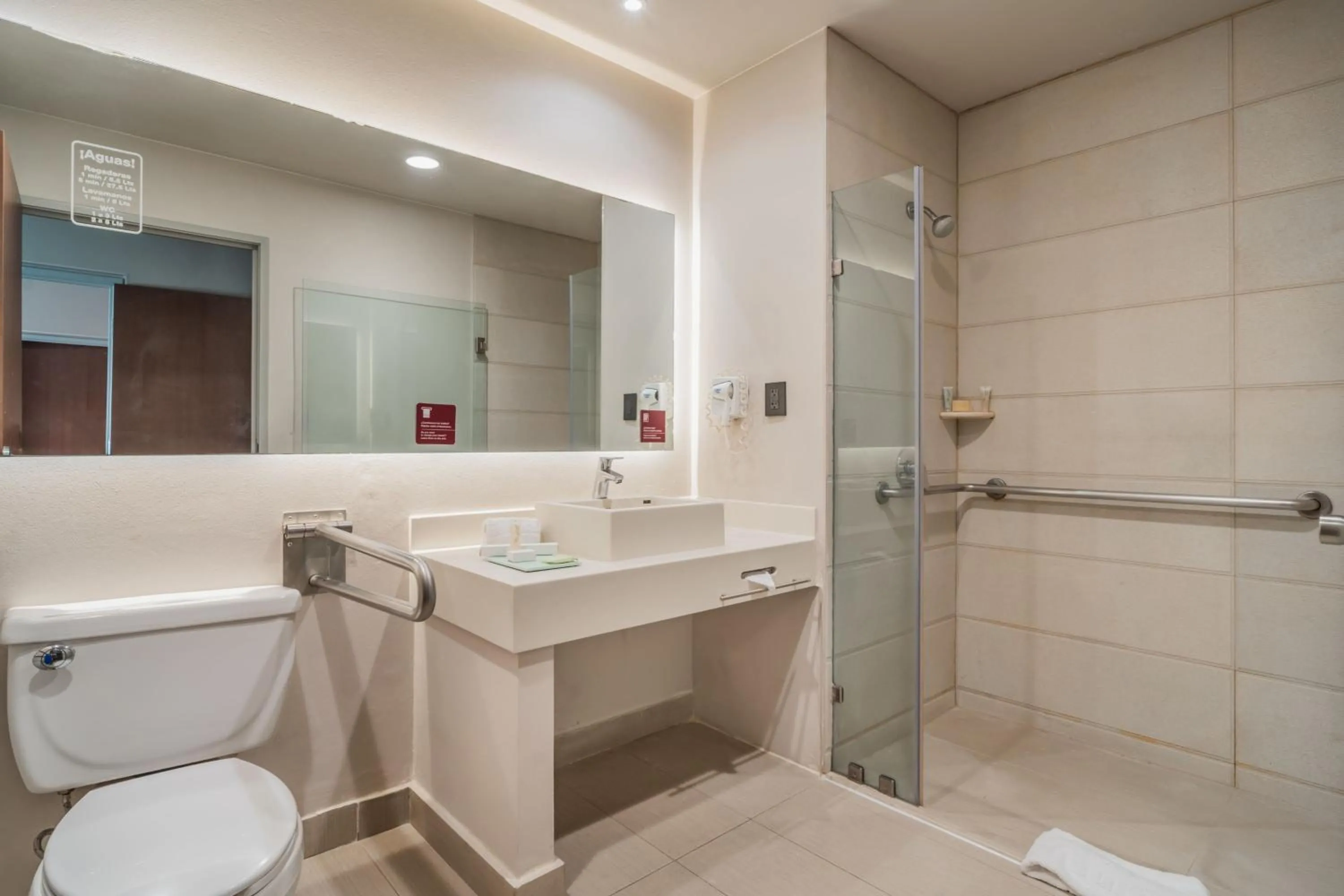 Bathroom in City Express Suites by Marriott Queretaro