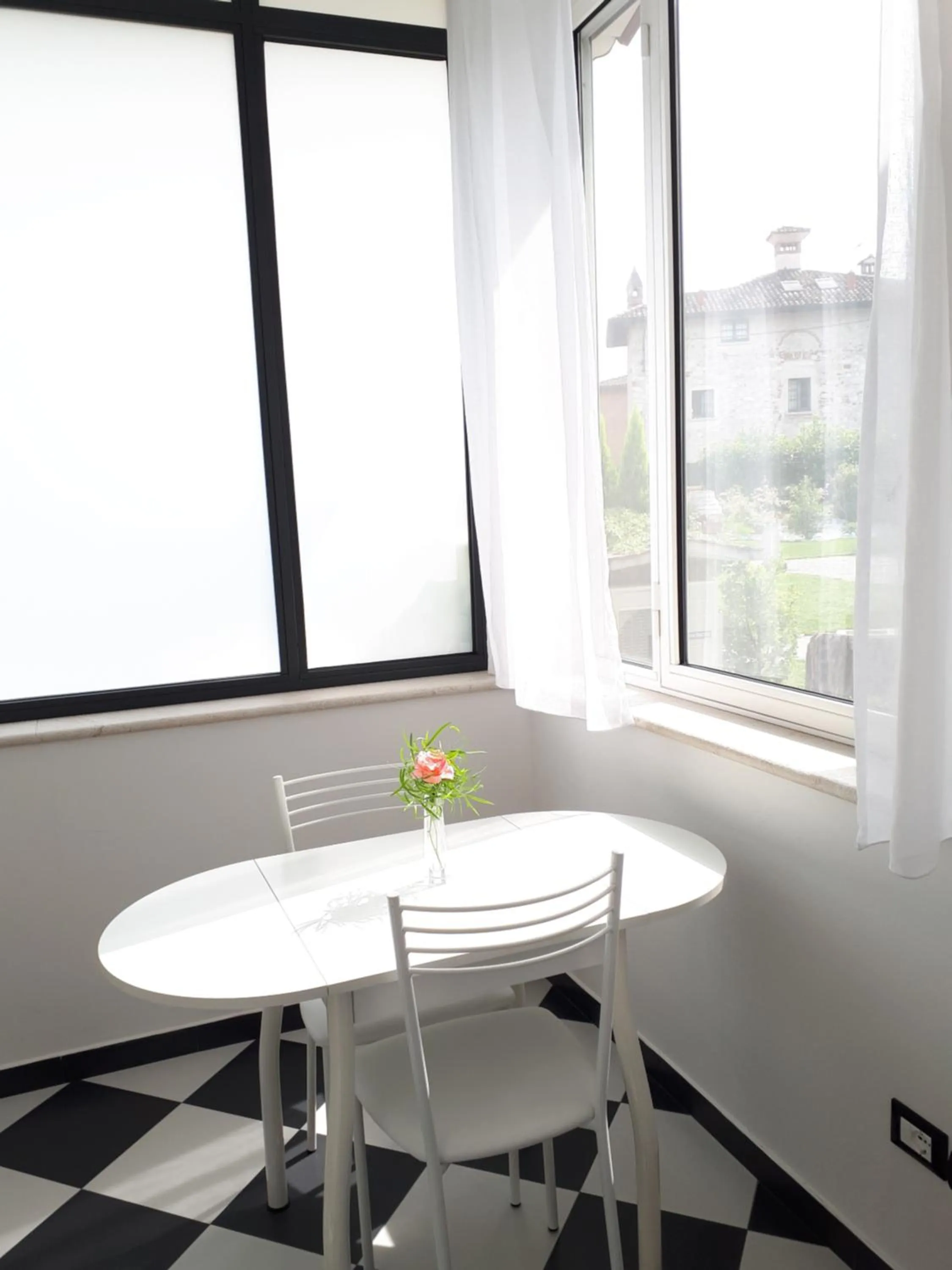 Dining area in Giada