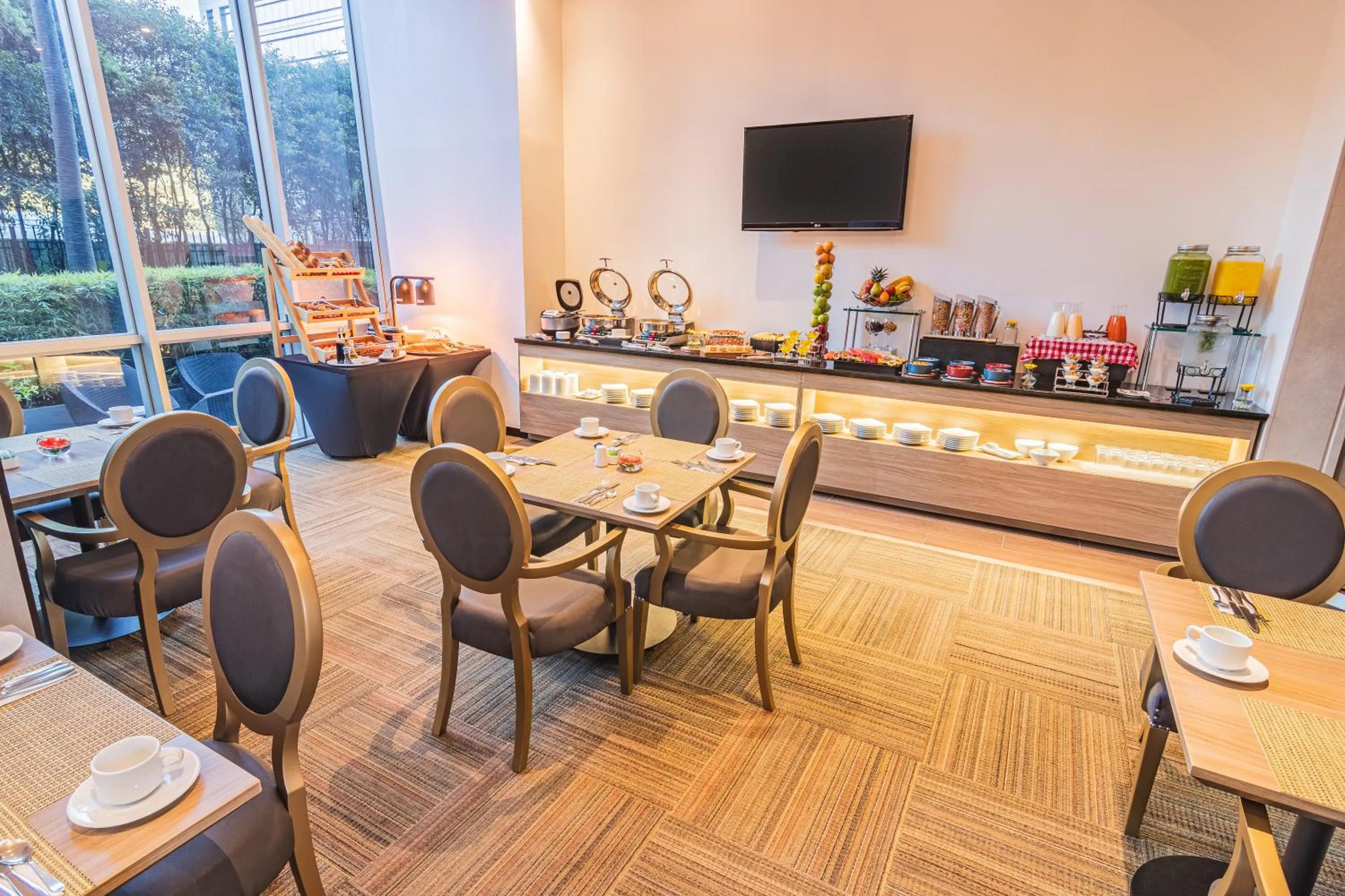 Restaurant/places to eat in GHL Collection 93