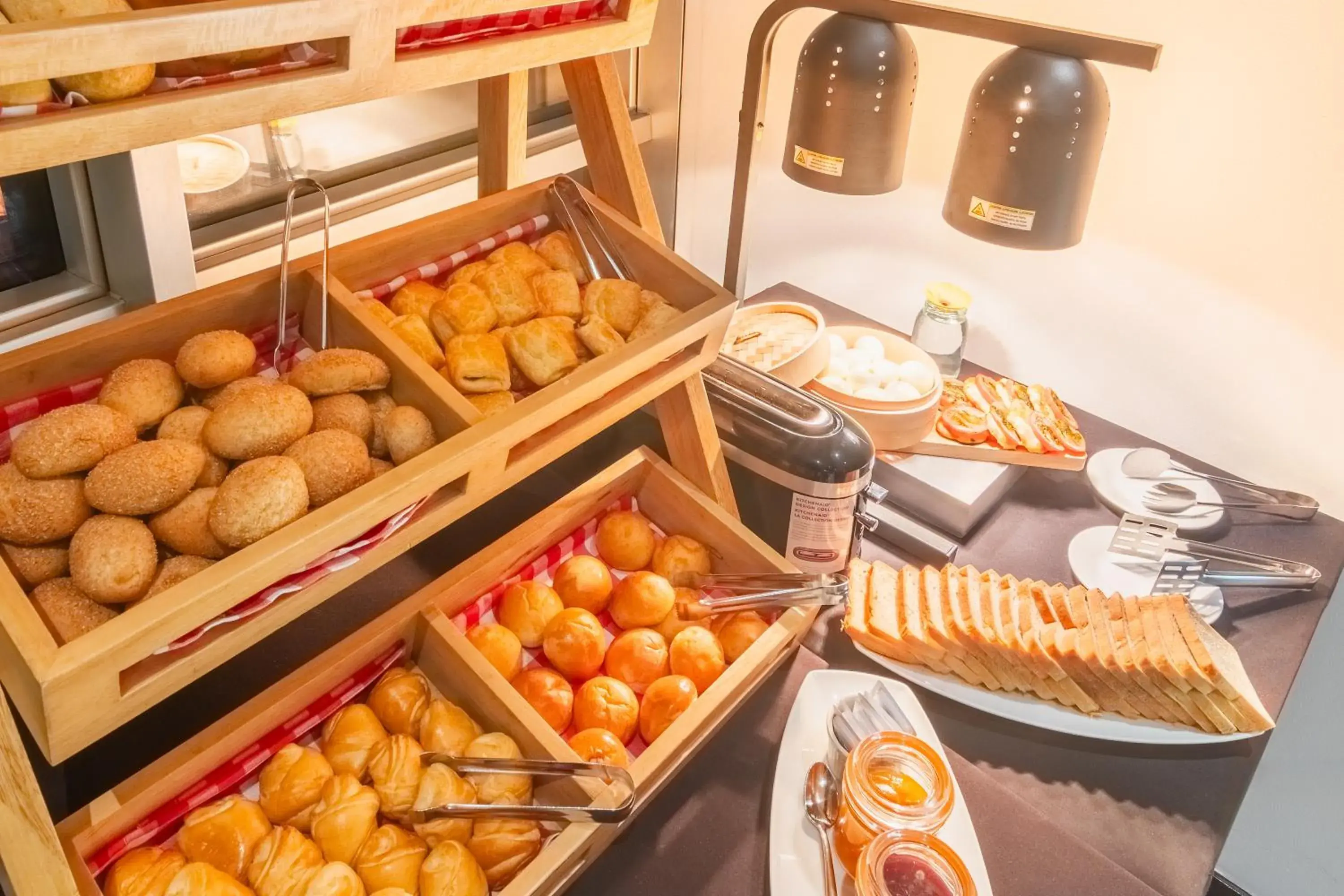 Buffet breakfast in GHL Collection 93 Buffet breakfast in GHL Collection 93