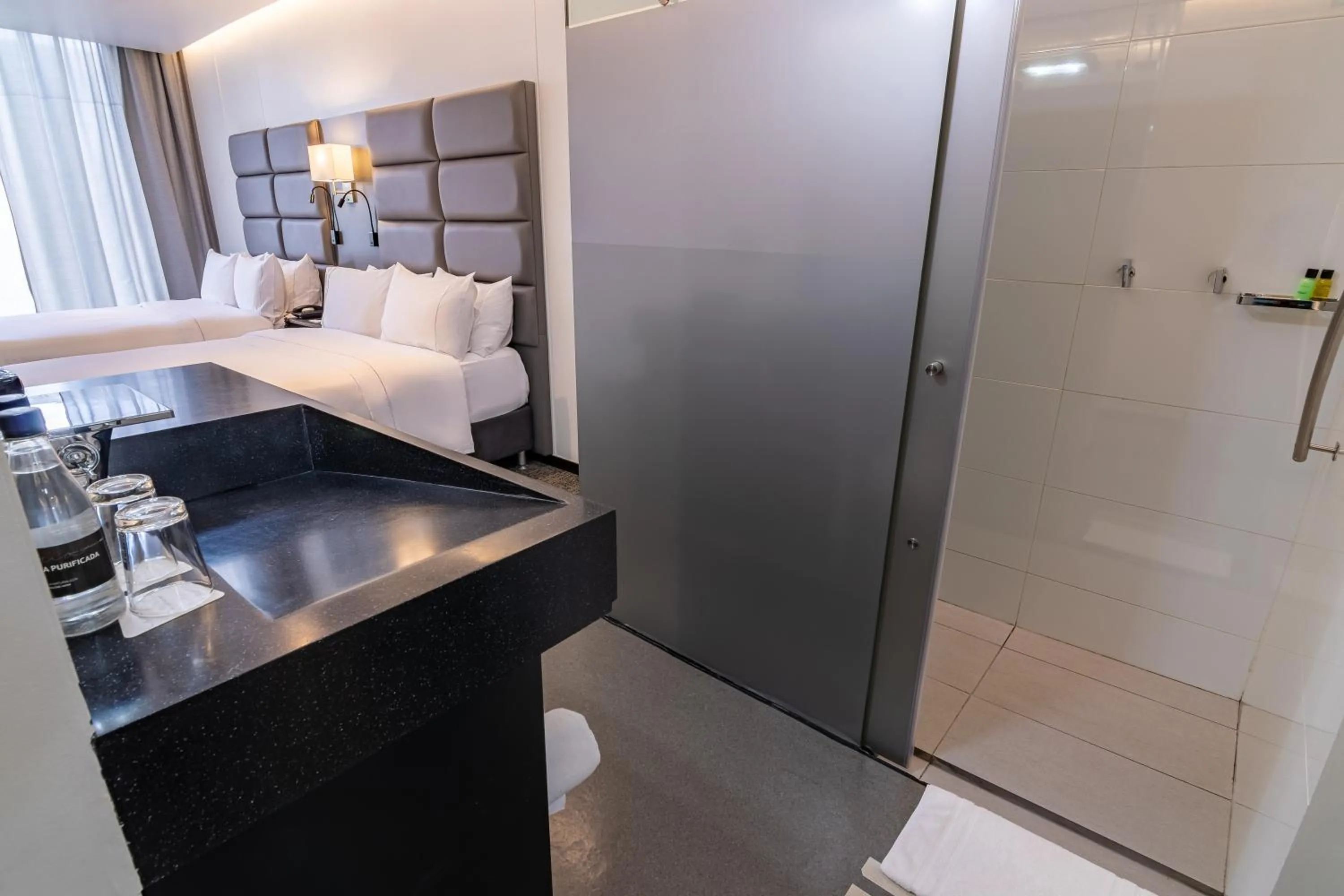 Shower, Bed in GHL Collection 93